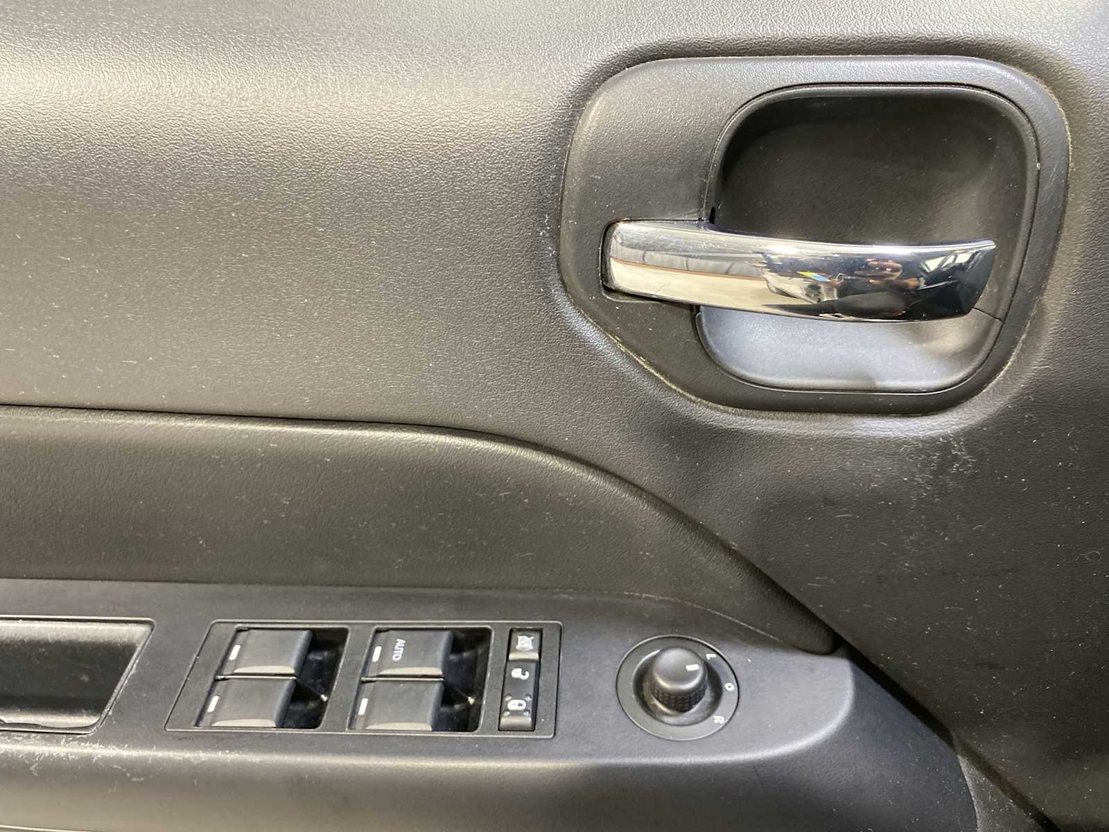 Thumbnail: 2014 Jeep Patriot - 23