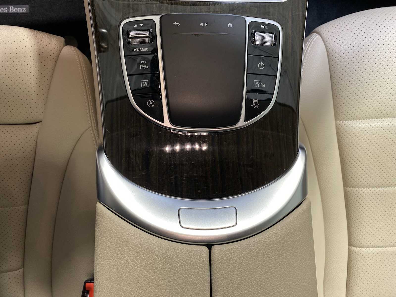 2021 Mercedes-Benz GLC 300 23