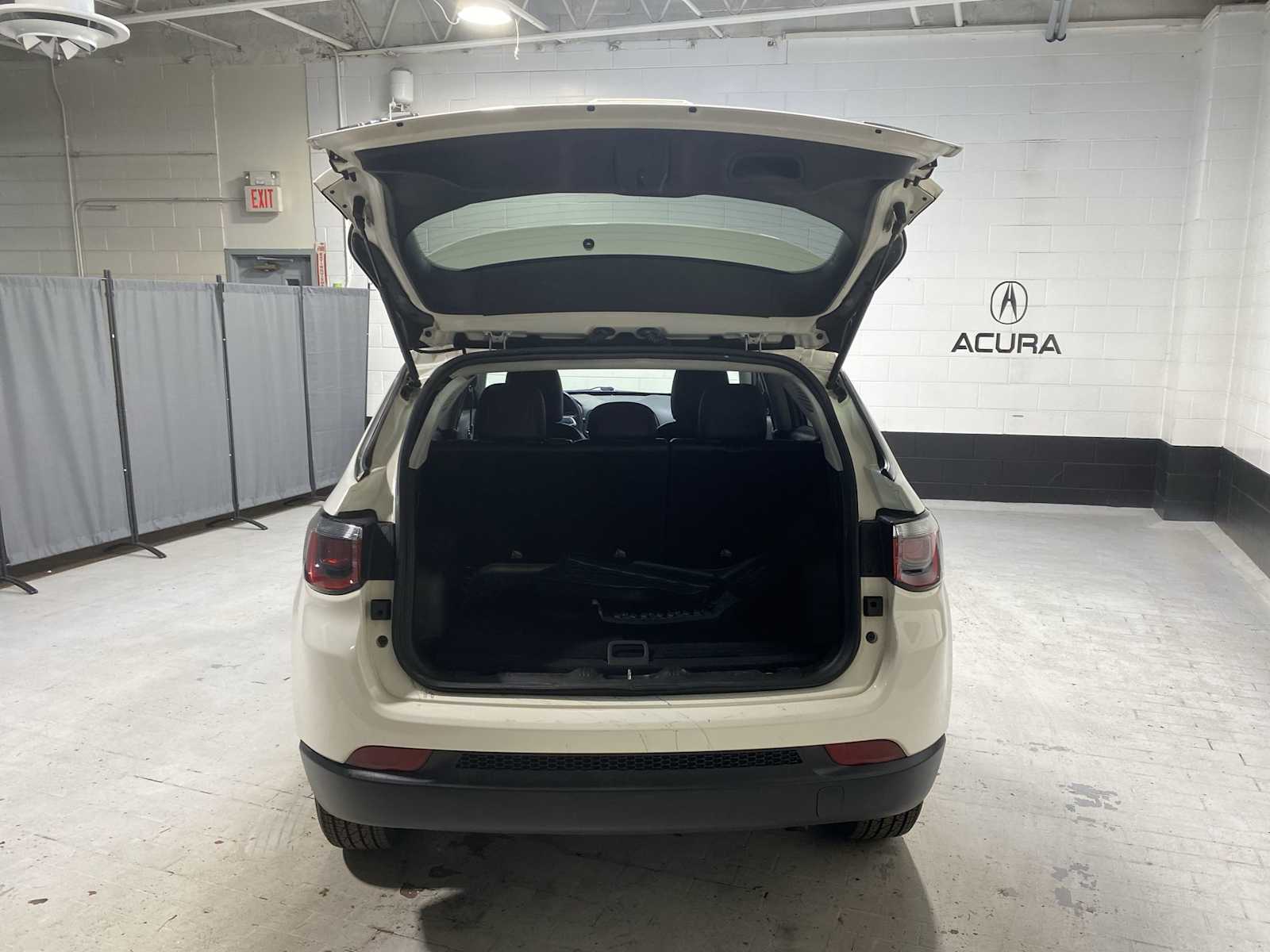 Thumbnail: 2019 Jeep Compass - 19