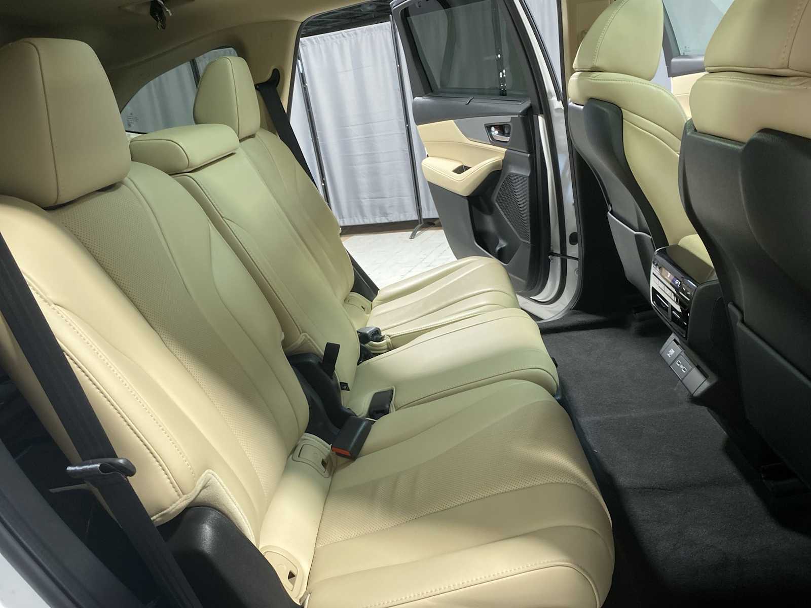 Thumbnail: 2023 Acura MDX - 13