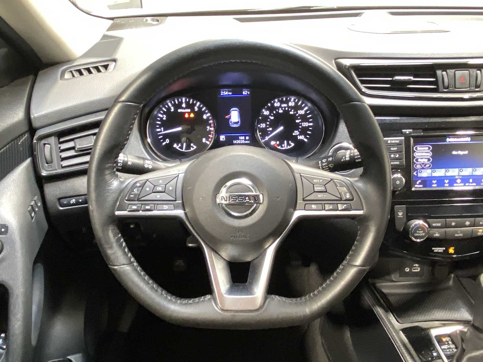 Thumbnail: 2018 Nissan Rogue - 15