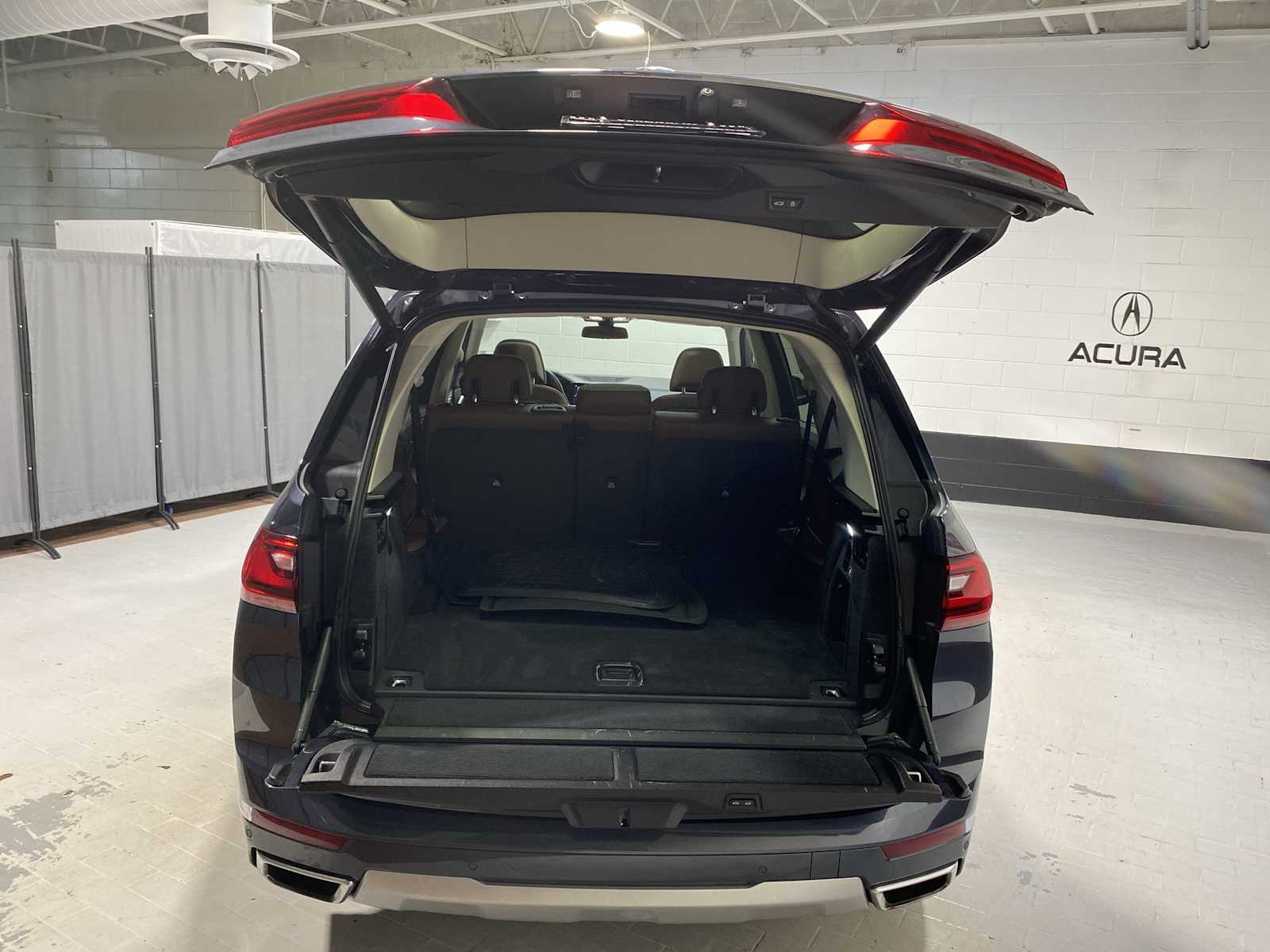 Thumbnail: 2019 BMW X7 - 19