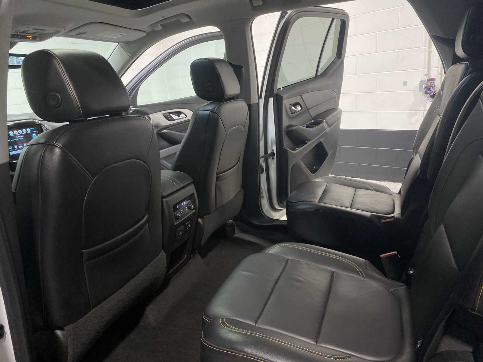 Thumbnail: 2018 Chevrolet Traverse - 12