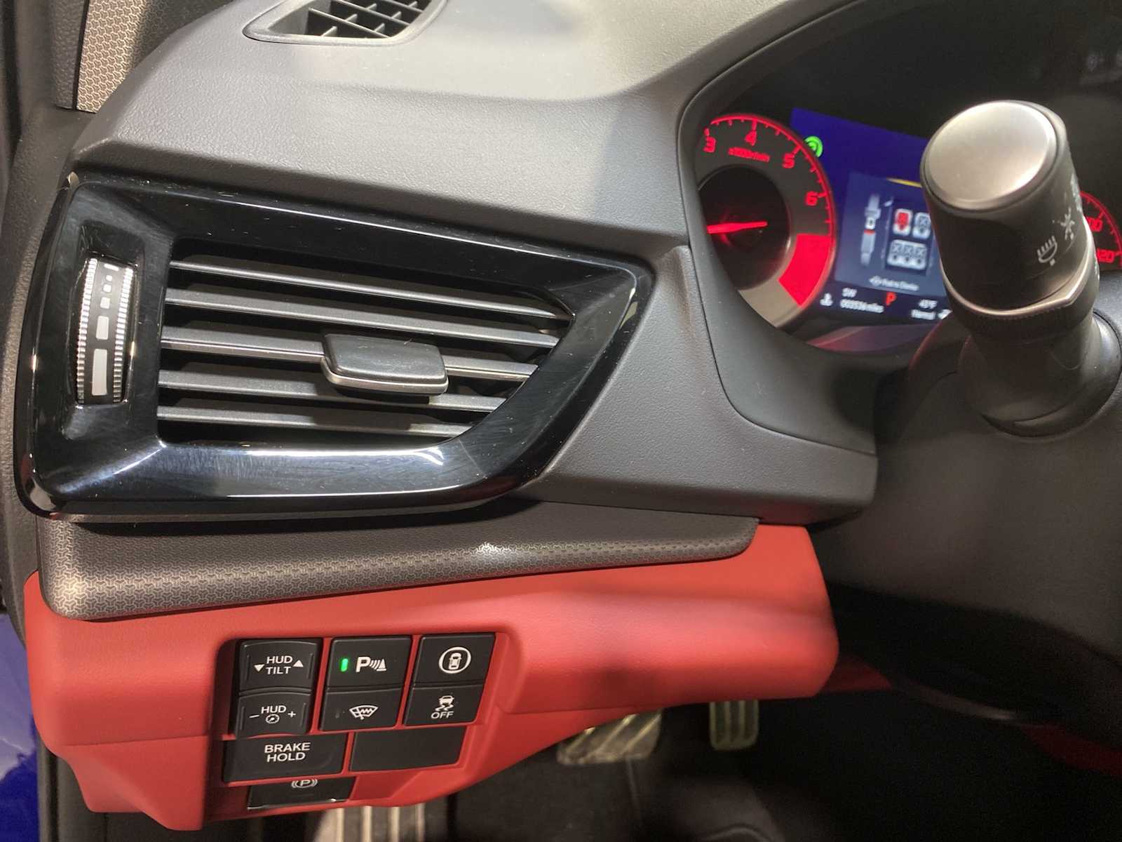 Thumbnail: 2025 Acura RDX - 24