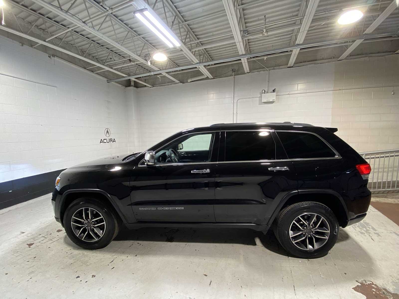 Thumbnail: 2019 Jeep Grand Cherokee - 3