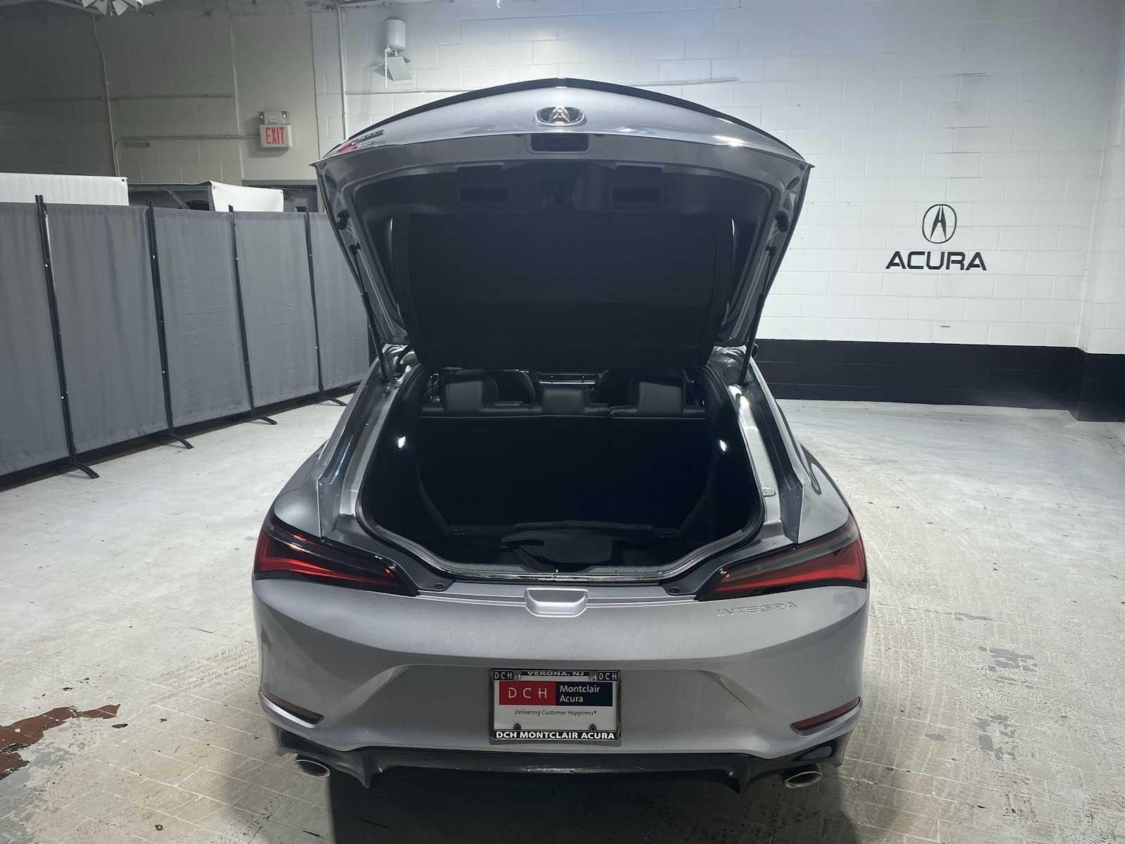 Thumbnail: 2023 Acura Integra - 19