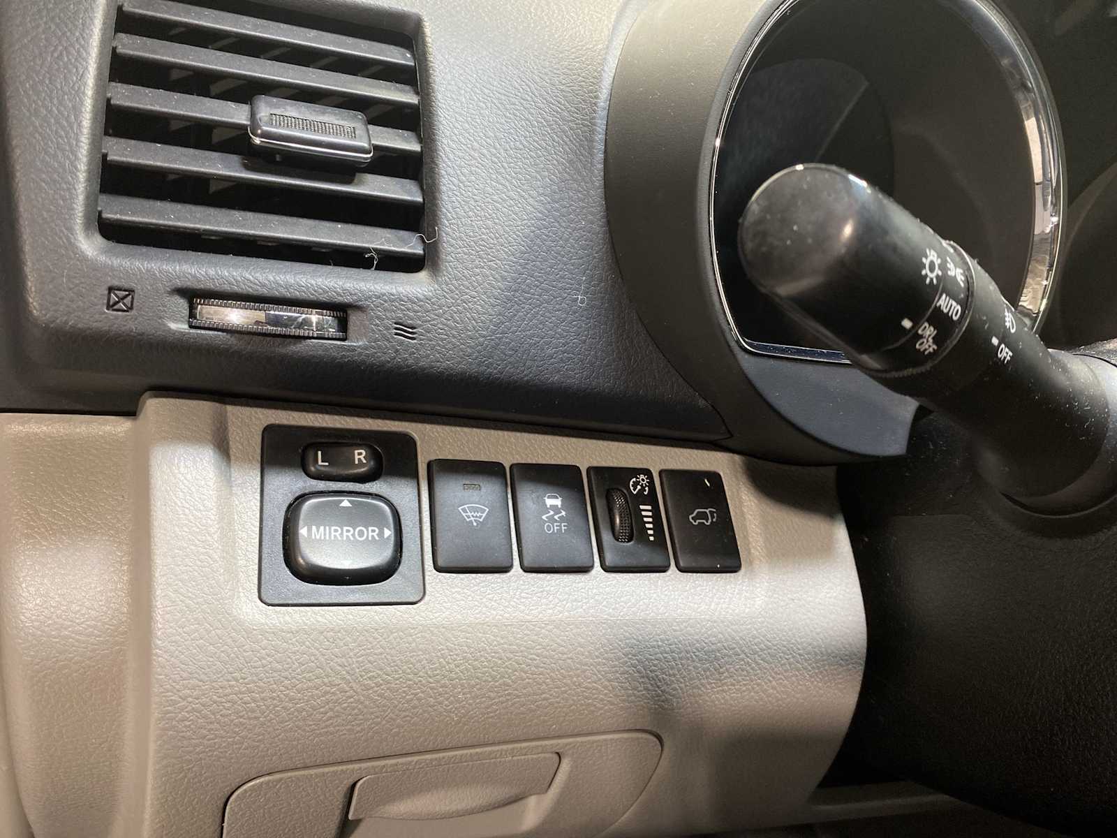 Thumbnail: 2013 Toyota Highlander - 24