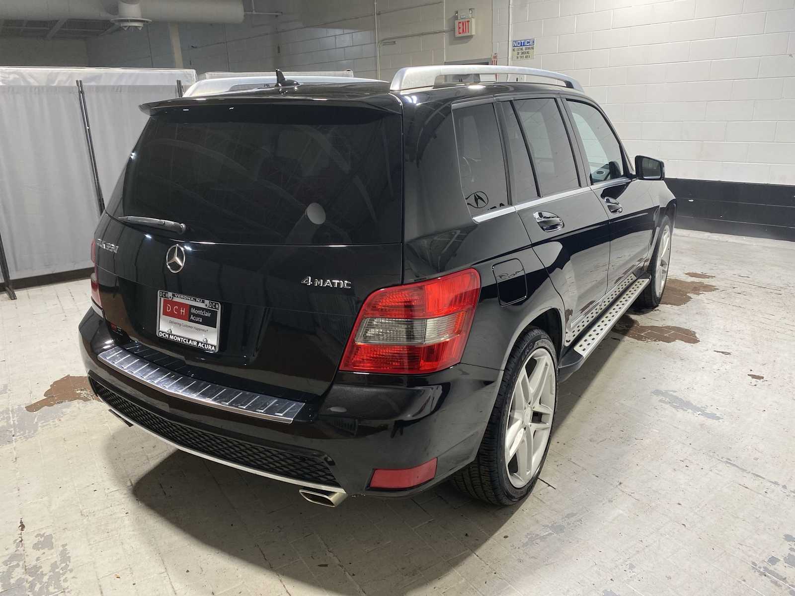 Thumbnail: 2010 Mercedes-Benz GLK - 25