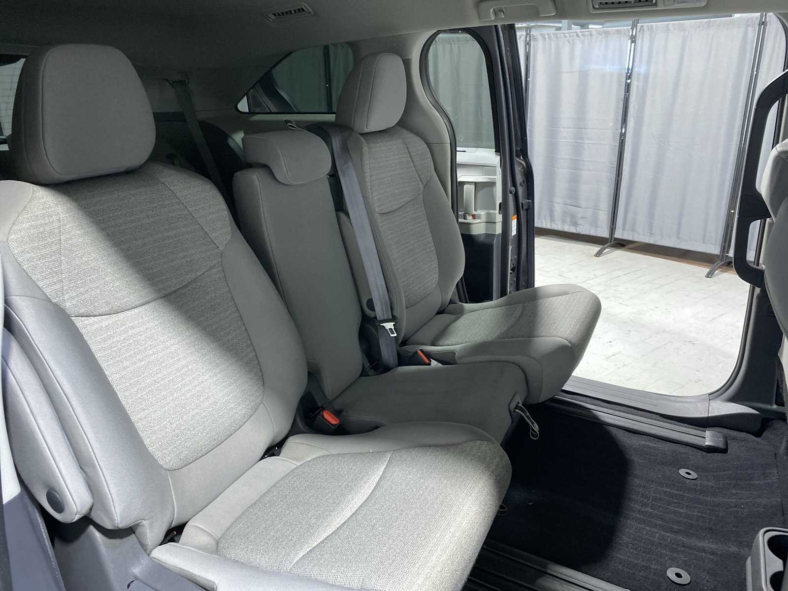 Thumbnail: 2021 Toyota Sienna - 13