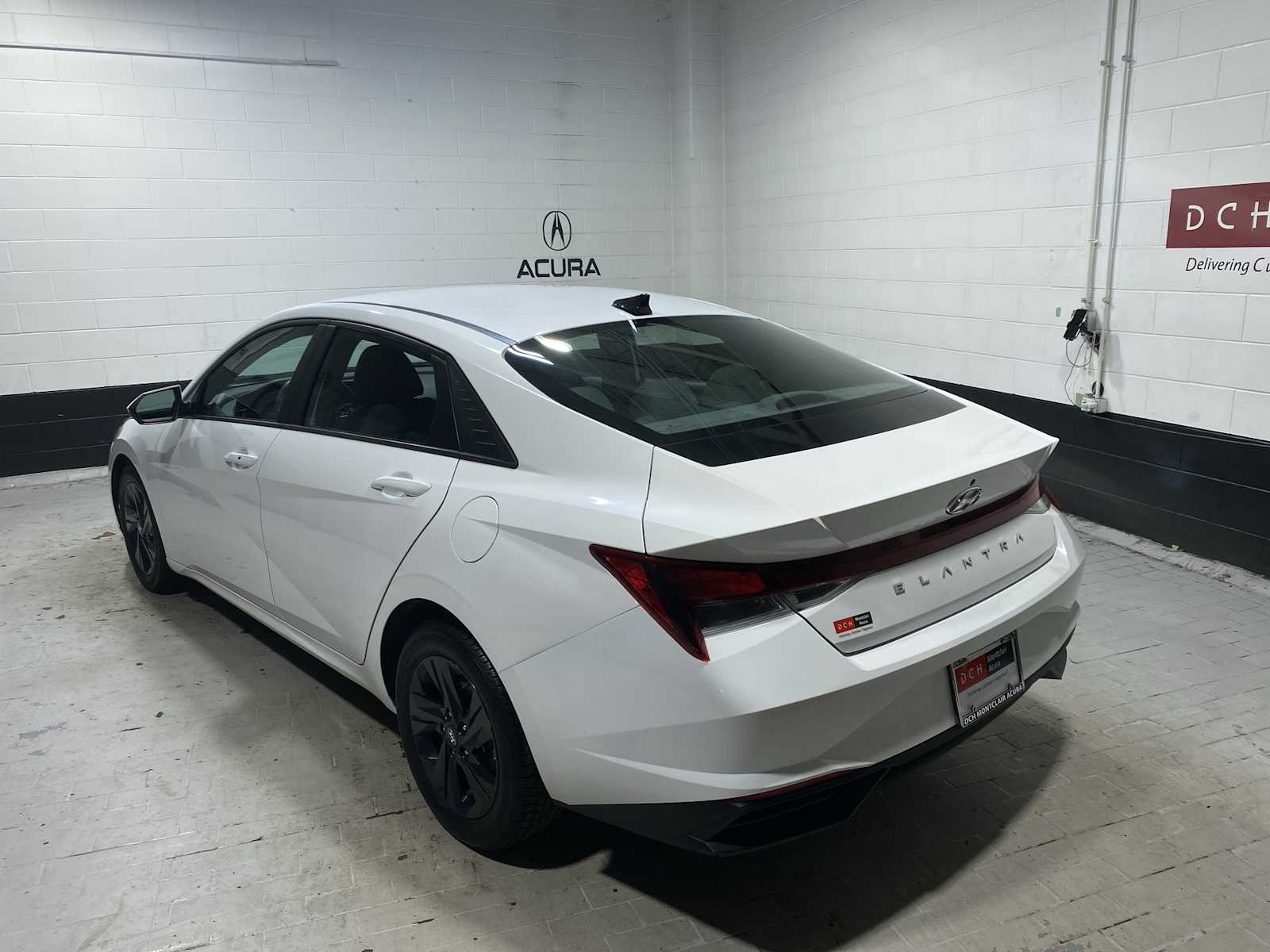 Thumbnail: 2023 Hyundai Elantra - 4