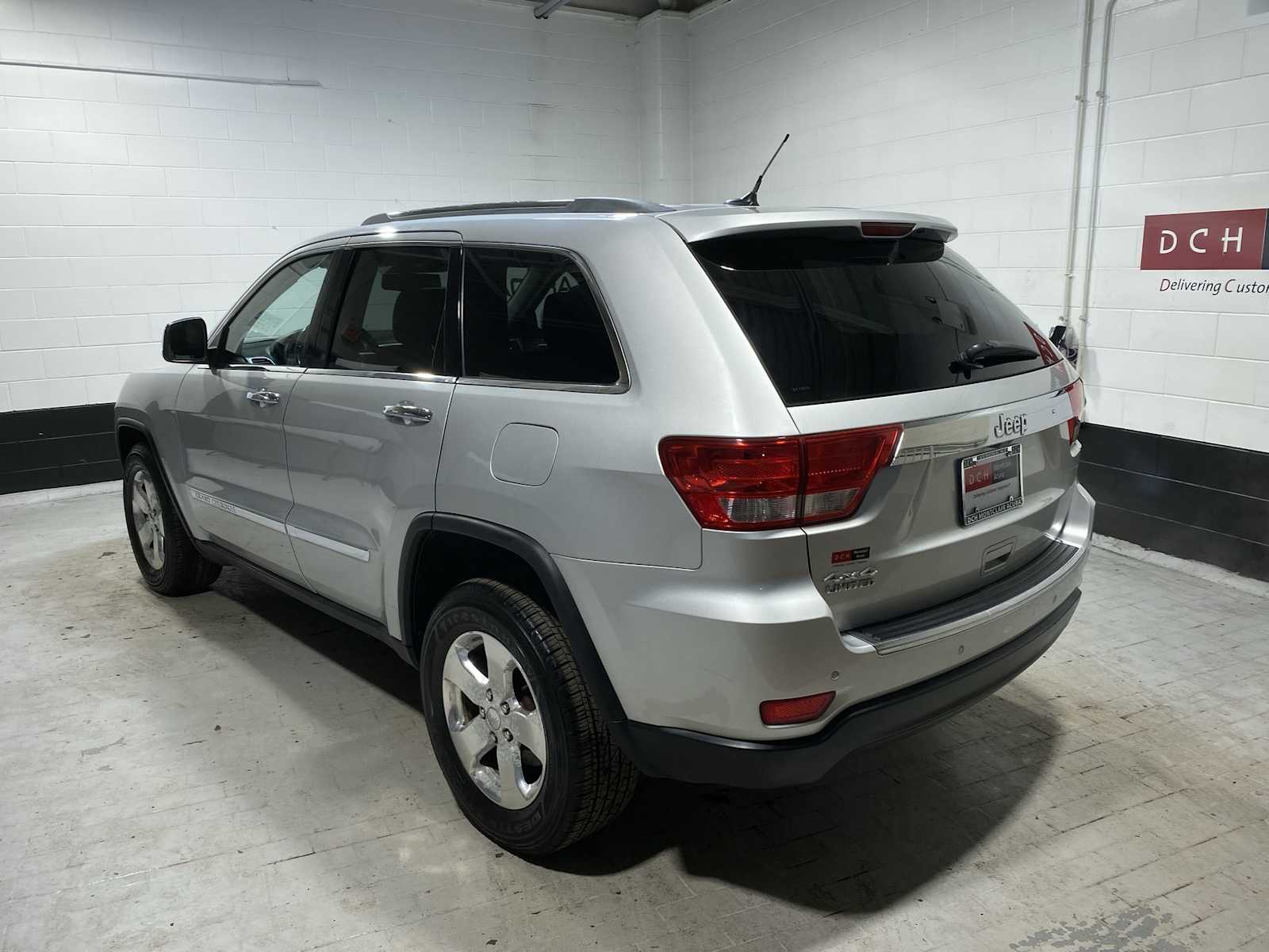 Thumbnail: 2012 Jeep Grand Cherokee - 4