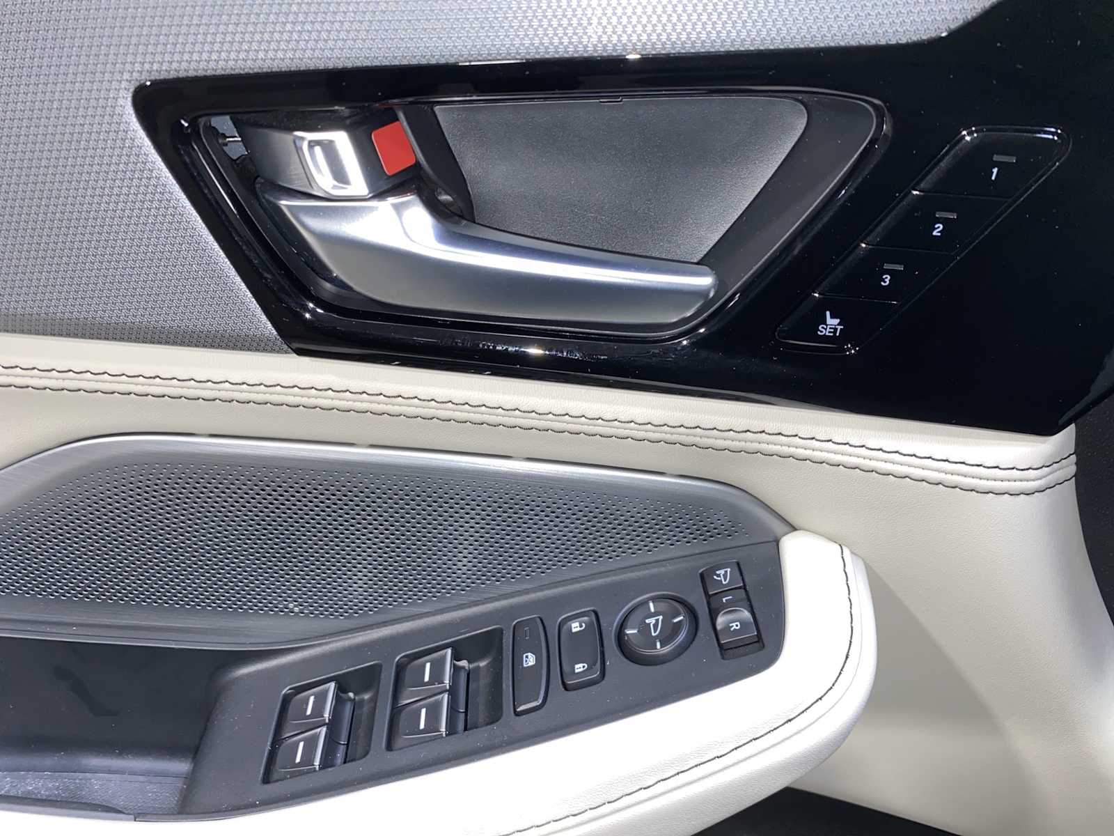 Thumbnail: 2025 Acura MDX - 23