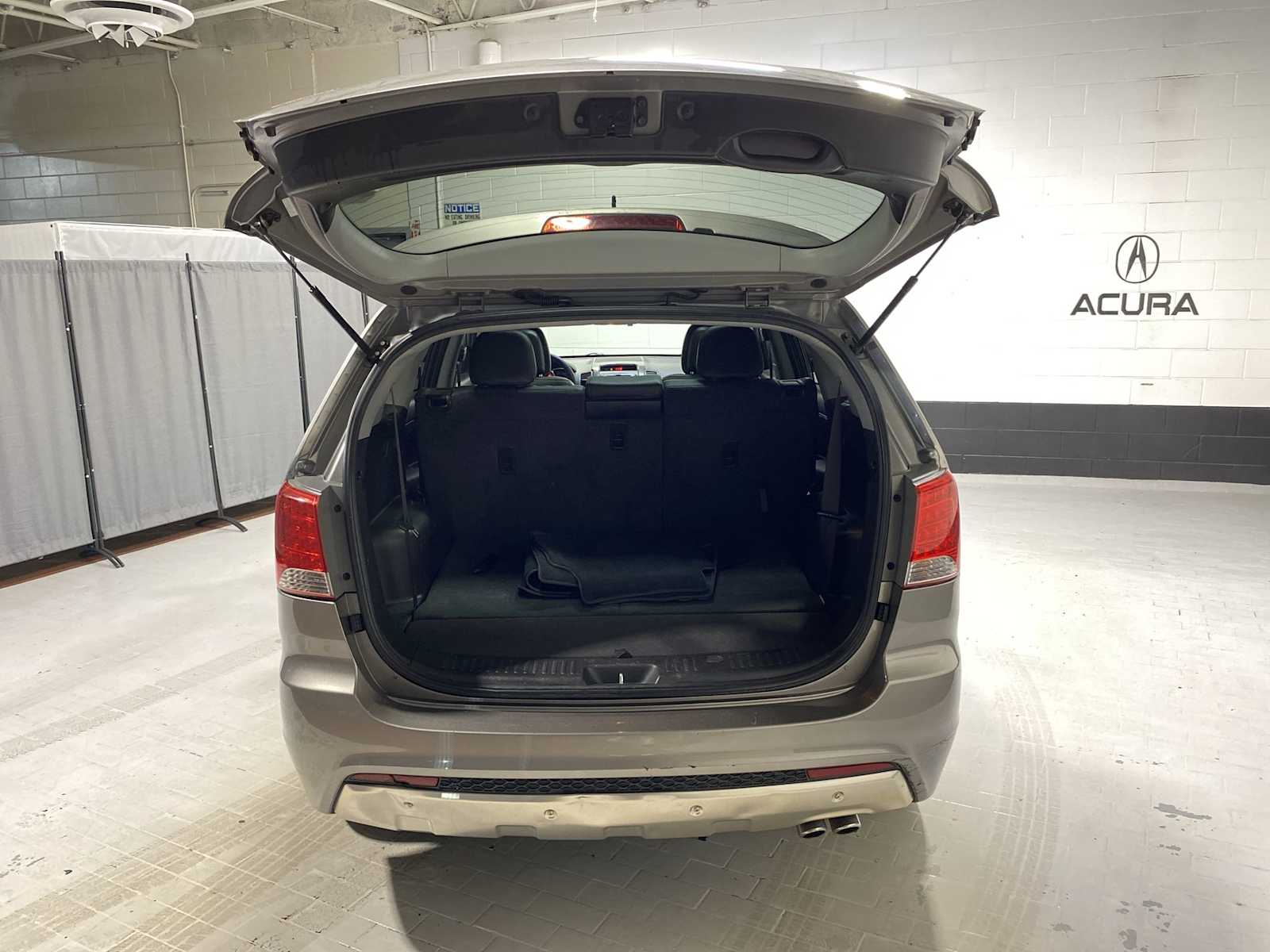 Thumbnail: 2011 Kia Sorento - 19