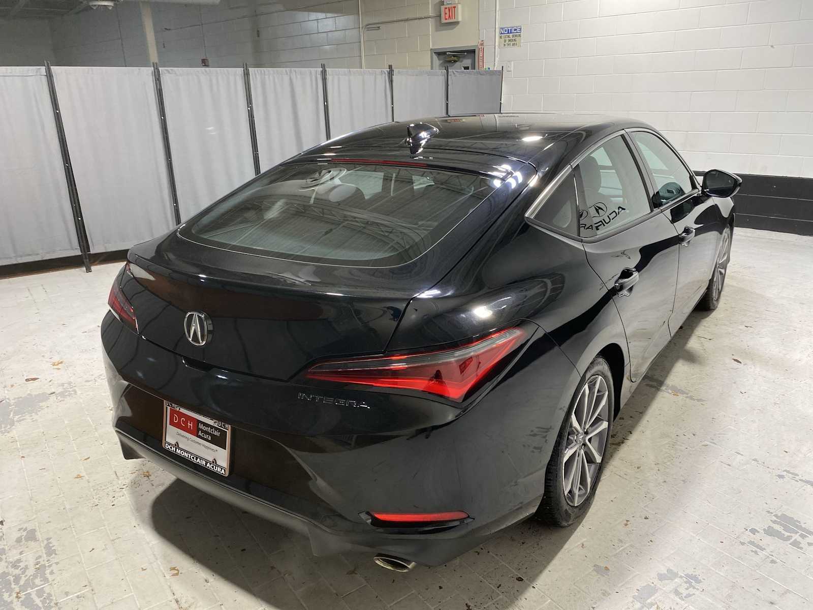 Thumbnail: 2023 Acura Integra - 26