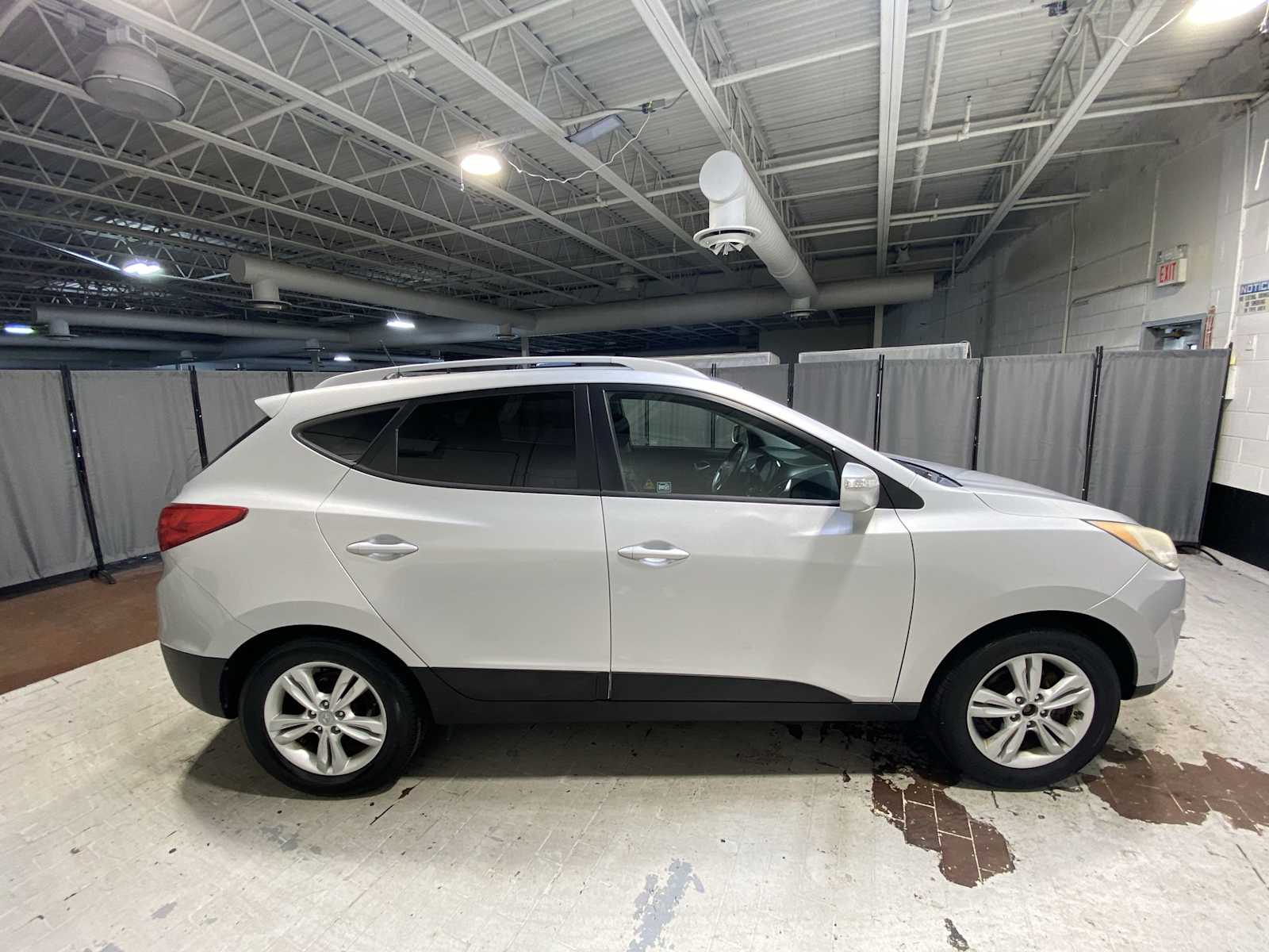 Thumbnail: 2012 Hyundai Tucson - 27