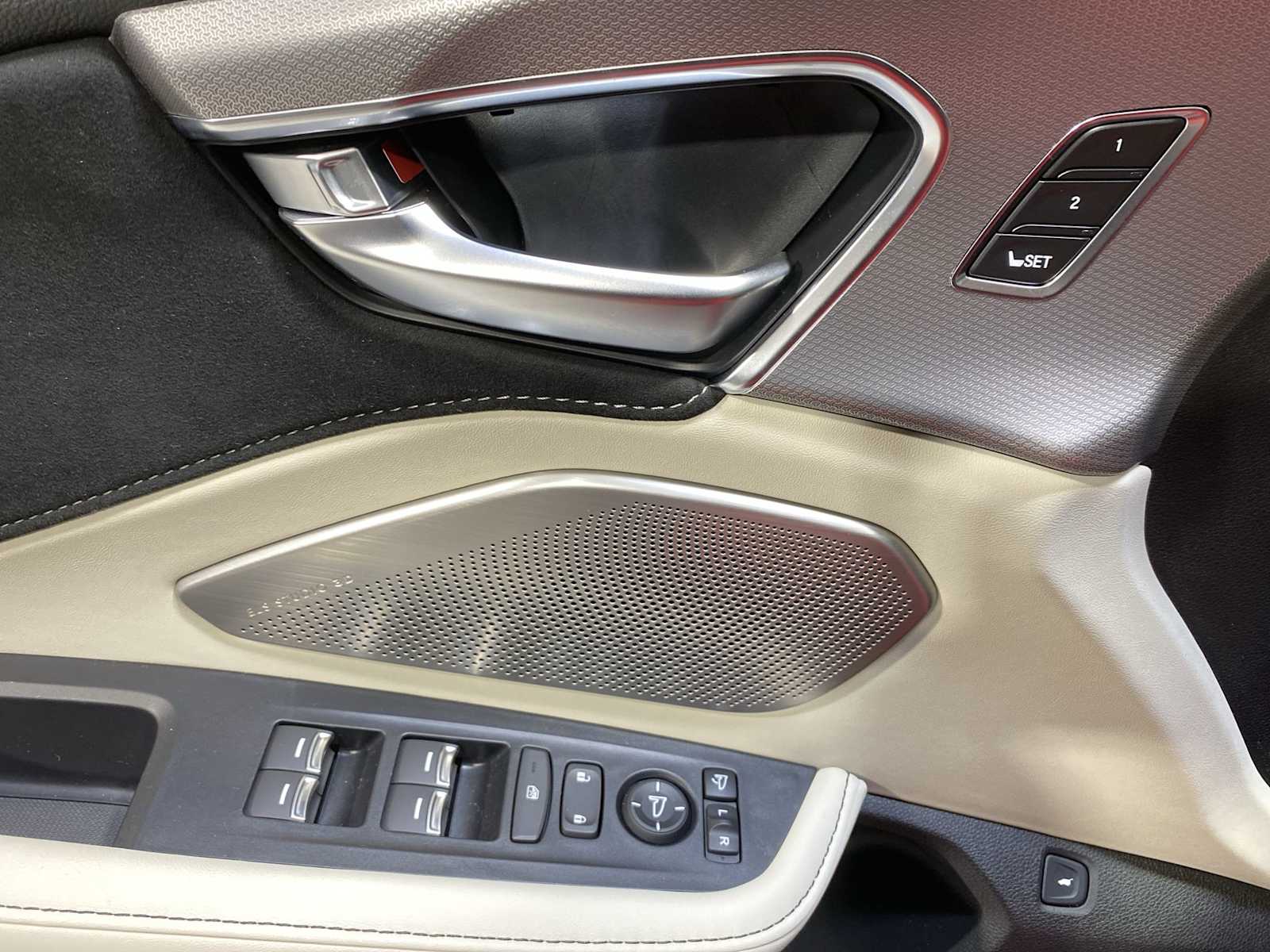 Thumbnail: 2025 Acura RDX - 23