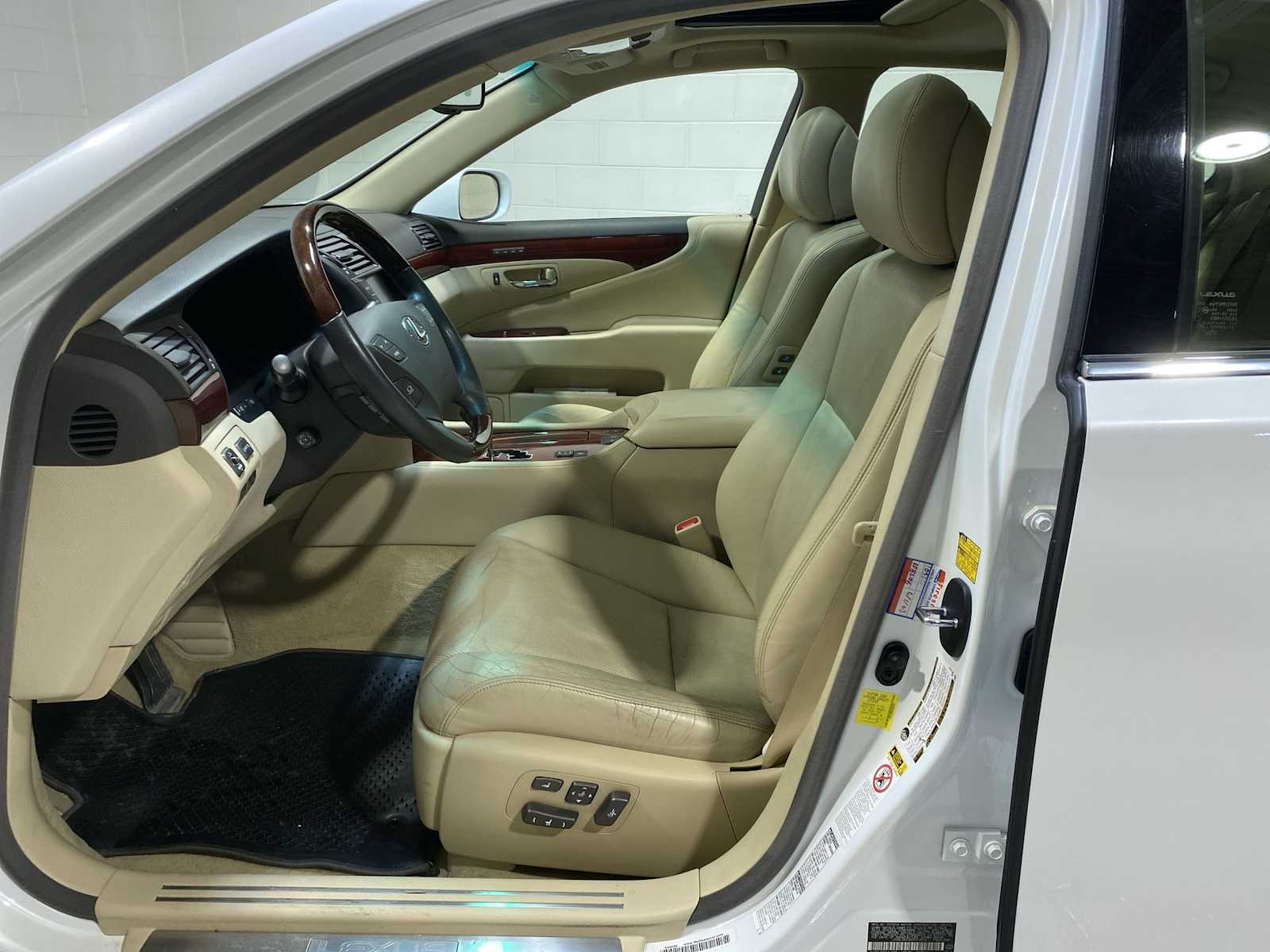 Thumbnail: 2012 Lexus LS - 2