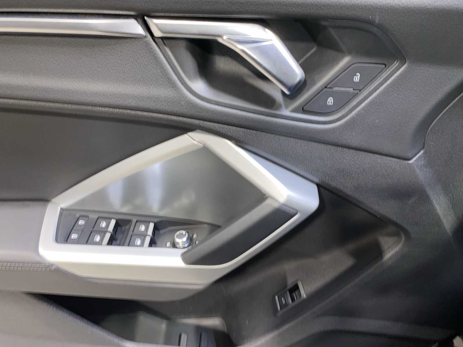 Thumbnail: 2019 Audi Q3 - 22