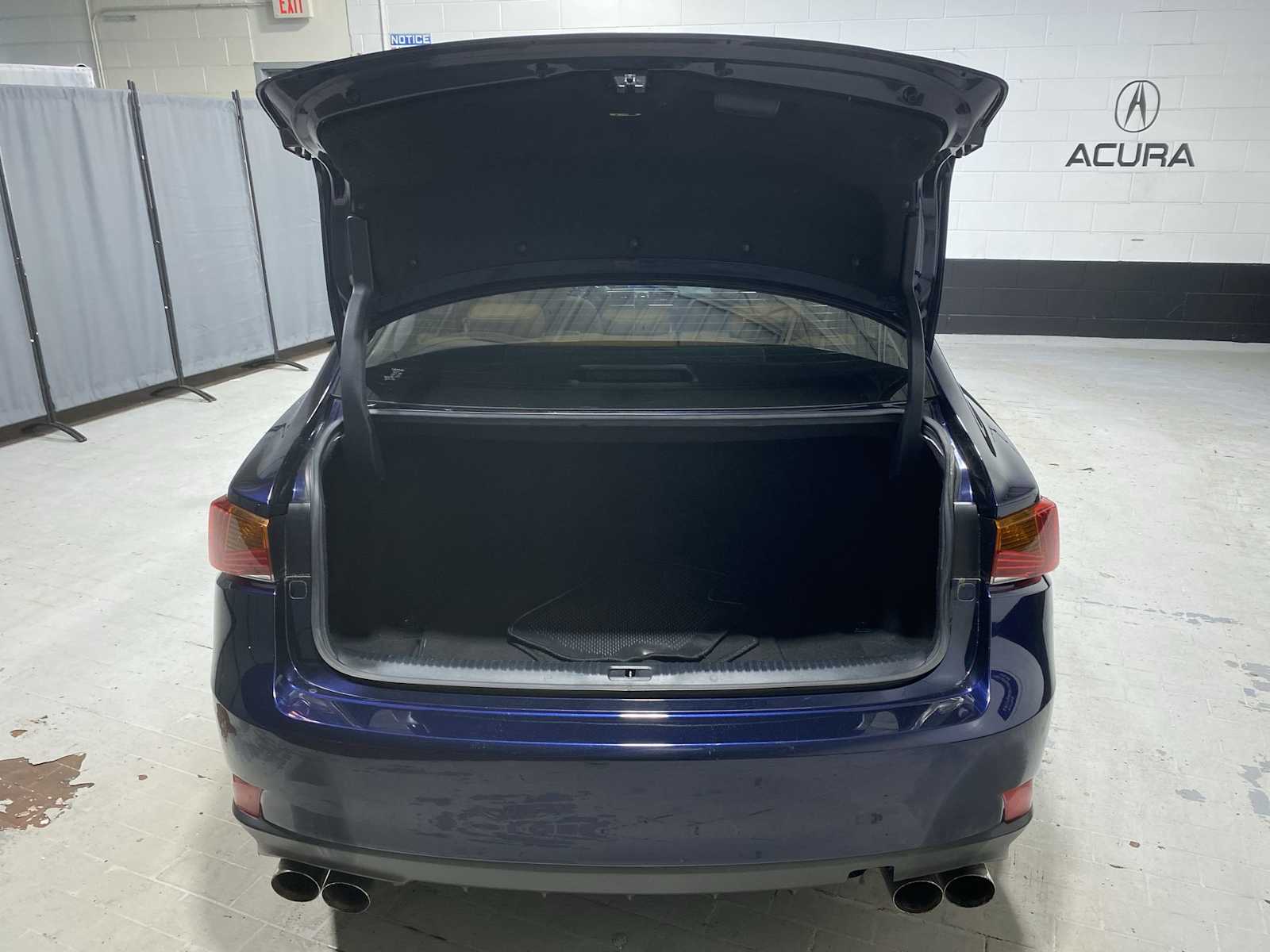 Thumbnail: 2017 Lexus IS - 19