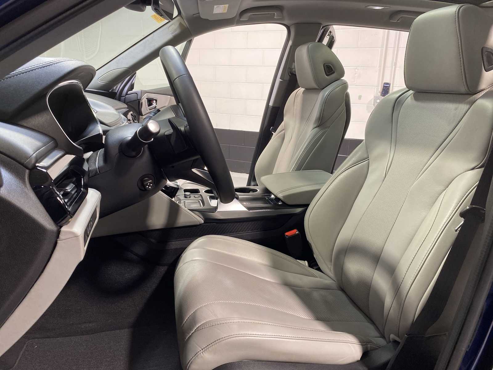 Thumbnail: 2022 Acura MDX - 11