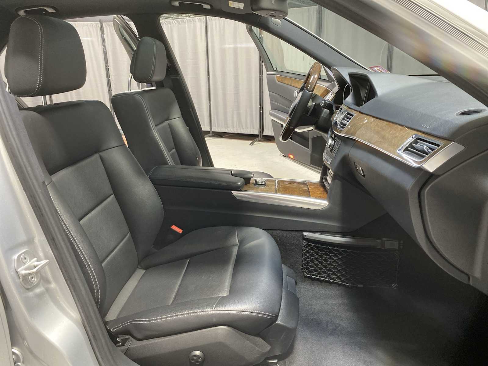 Thumbnail: 2014 Mercedes-Benz E-Class - 14