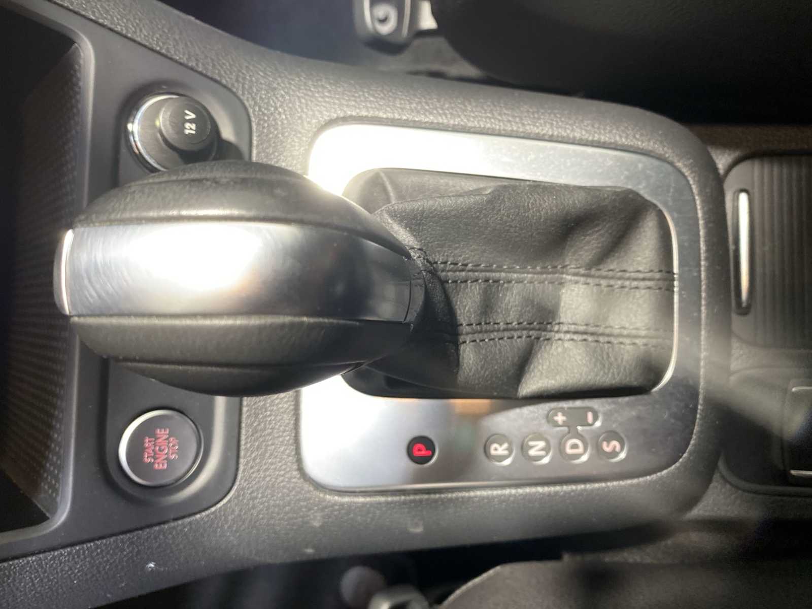 Thumbnail: 2014 Volkswagen Tiguan - 17