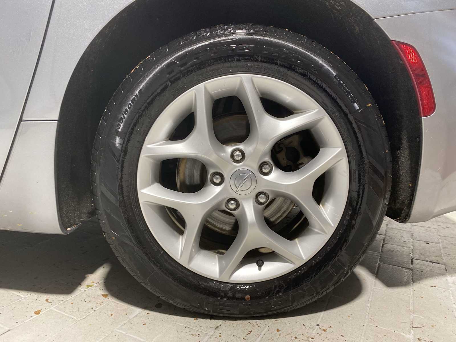 Thumbnail: 2019 Chrysler Pacifica - 8