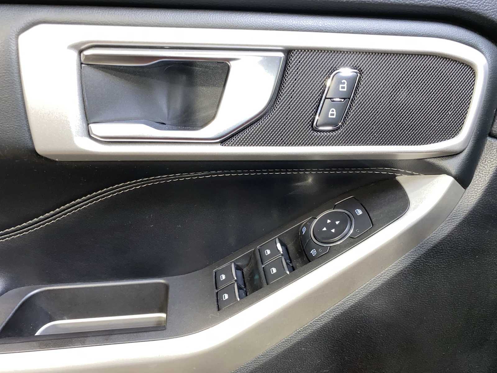 Thumbnail: 2022 Ford Explorer - 23