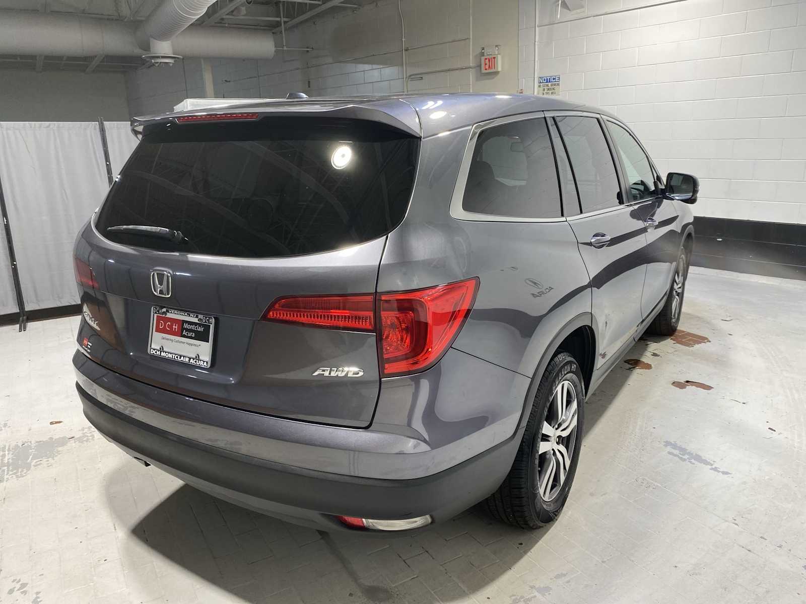 Thumbnail: 2017 Honda Pilot - 25
