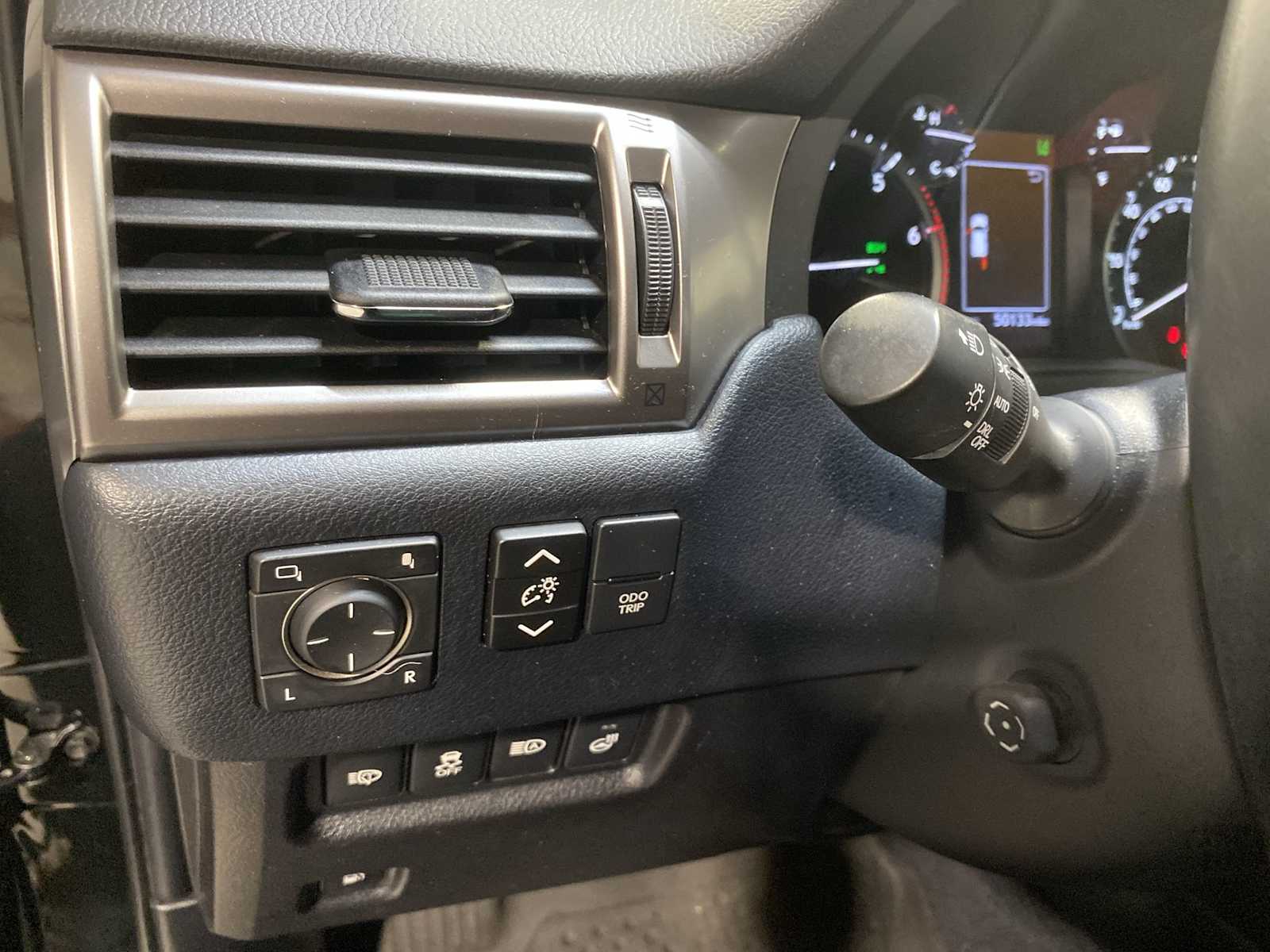 Thumbnail: 2023 Lexus GX - 24