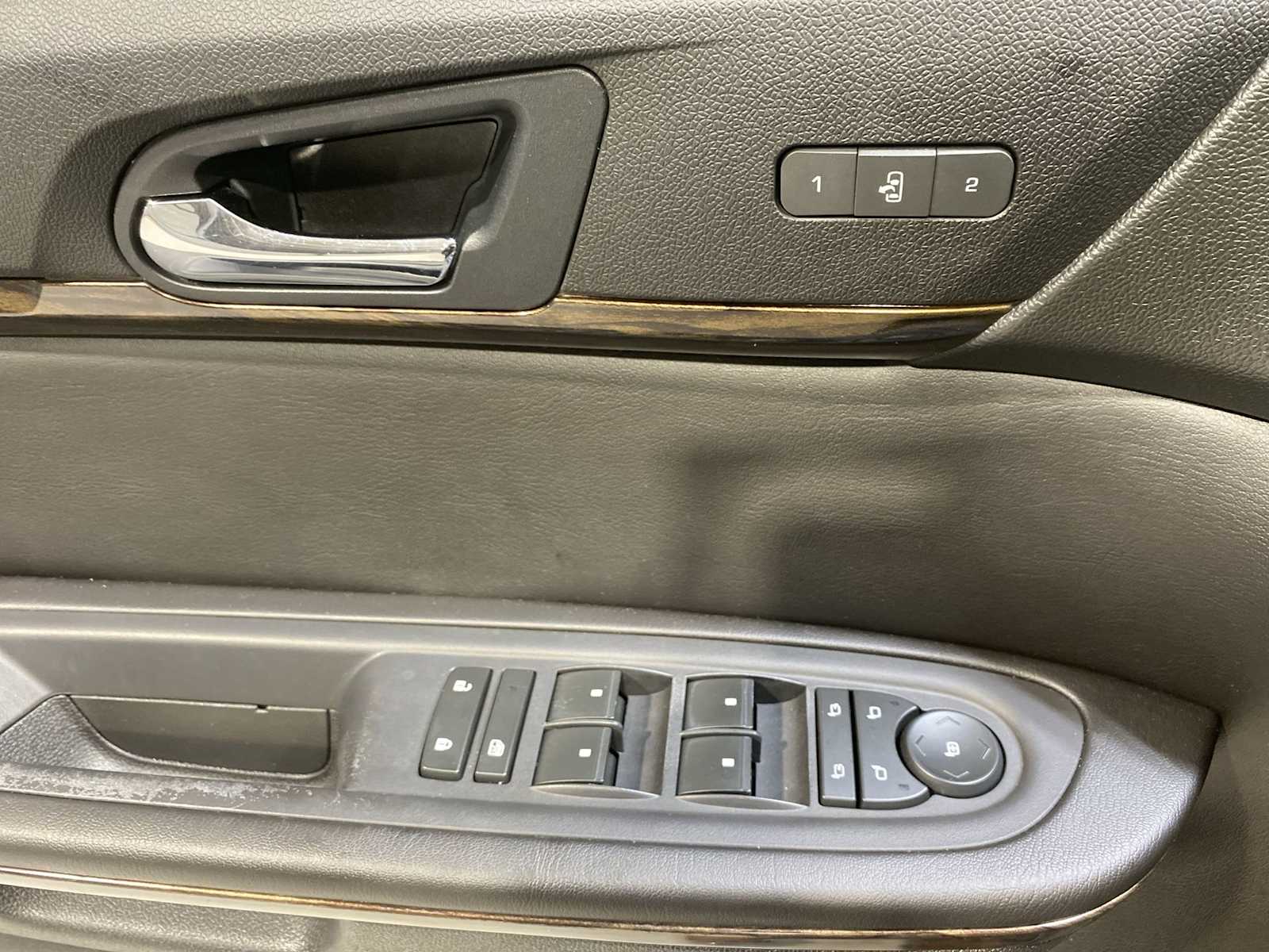 Thumbnail: 2015 GMC Acadia - 22