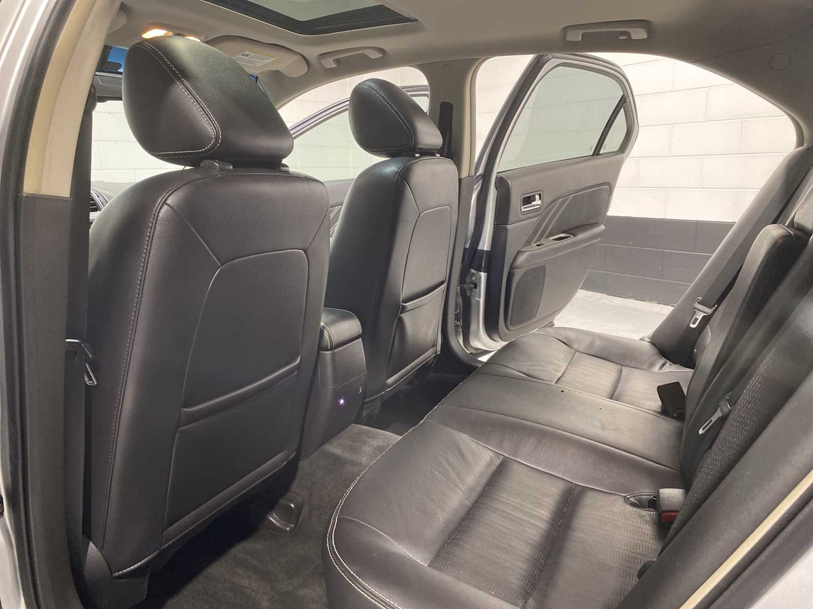Thumbnail: 2011 Ford Fusion - 12