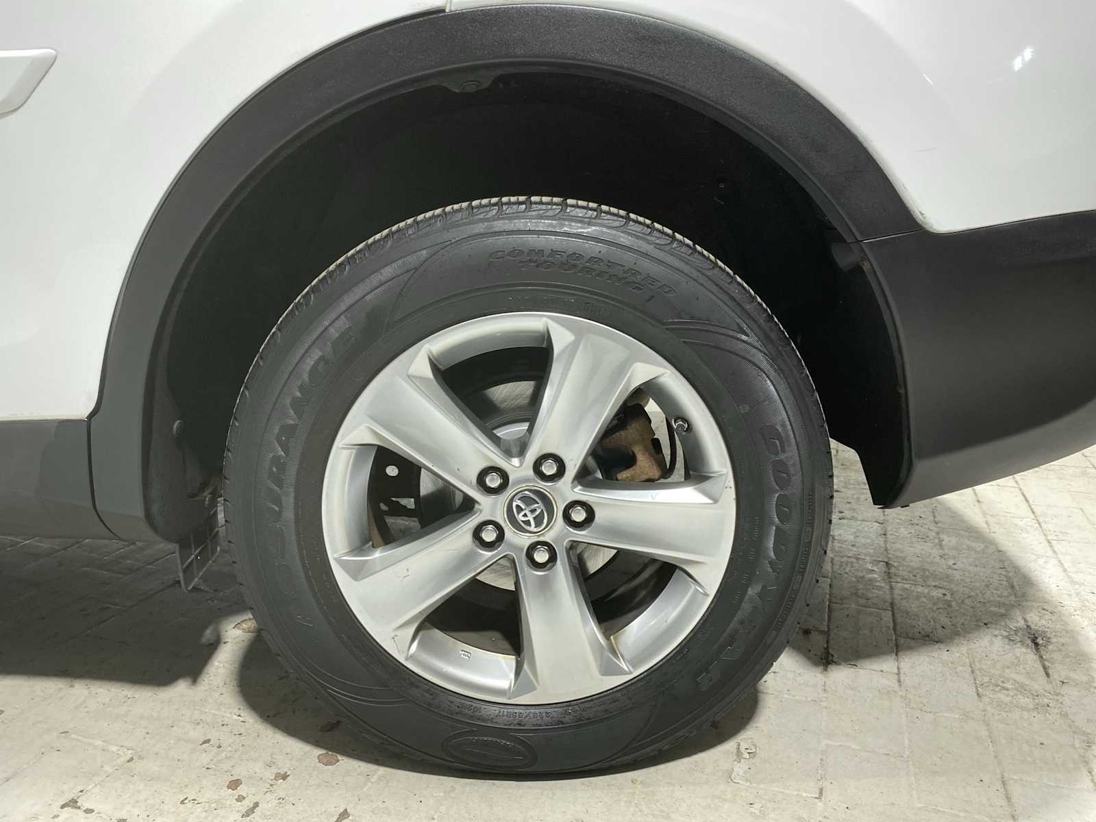 Thumbnail: 2015 Toyota RAV4 - 8