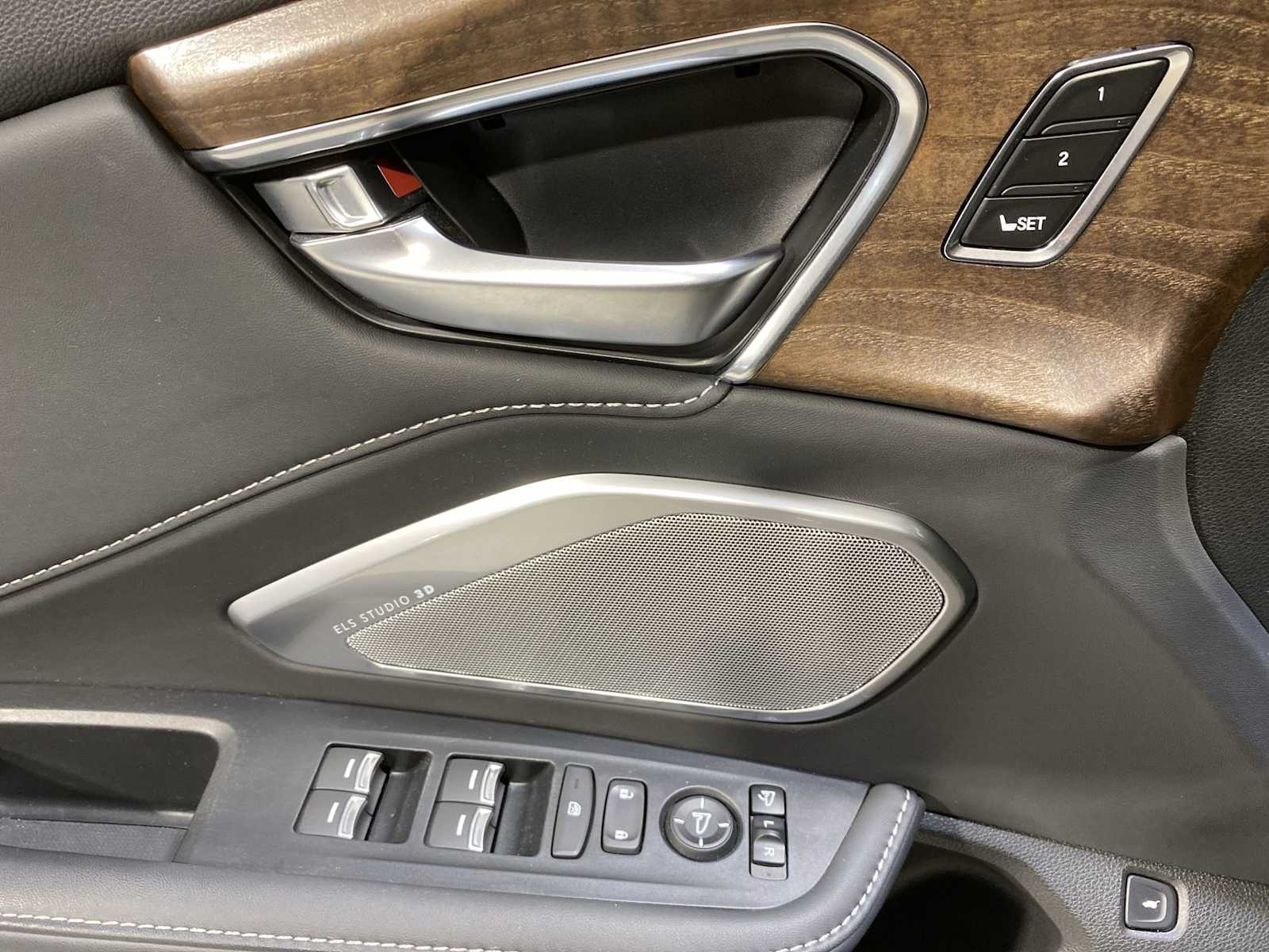 Thumbnail: 2023 Acura RDX - 23