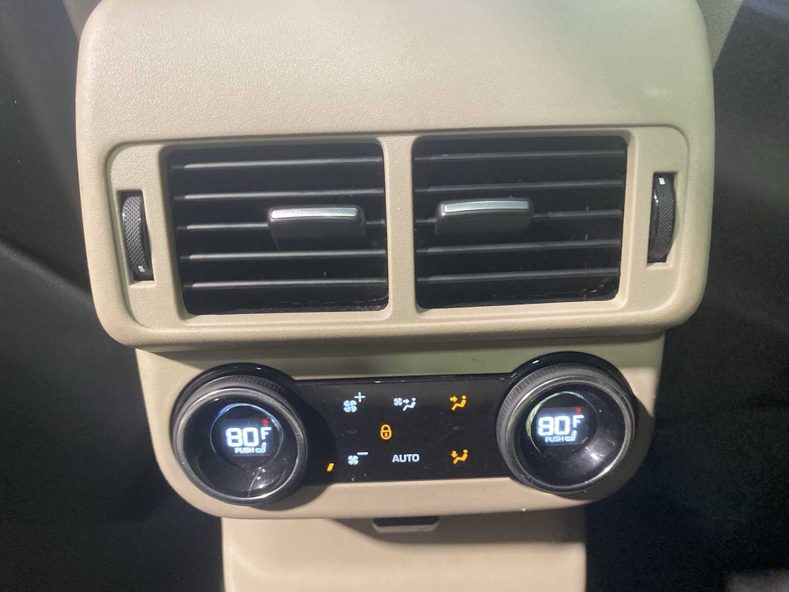 Thumbnail: 2018 Land Rover Range Rover Velar - 25