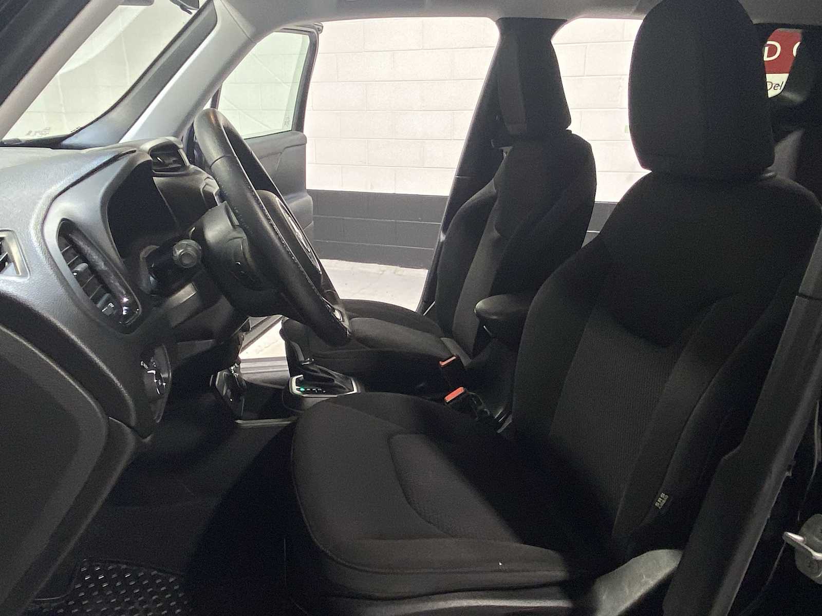 Thumbnail: 2018 Jeep Renegade - 11