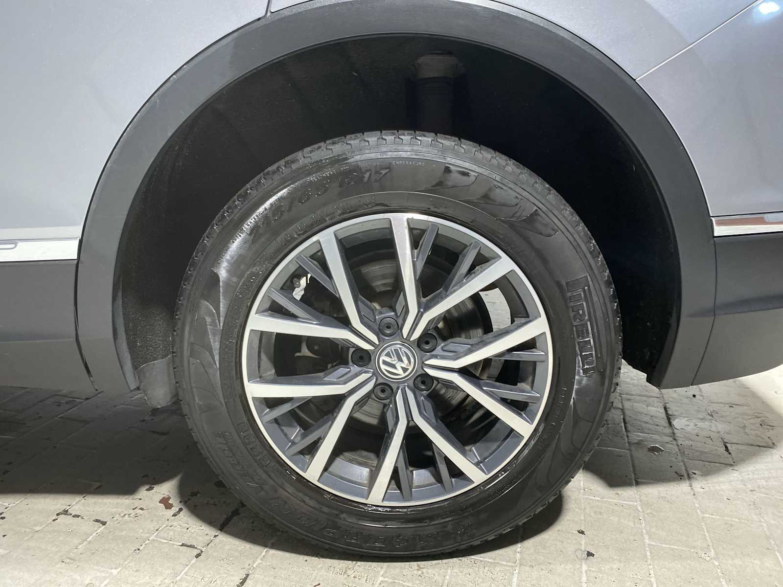 Thumbnail: 2020 Volkswagen Tiguan - 8