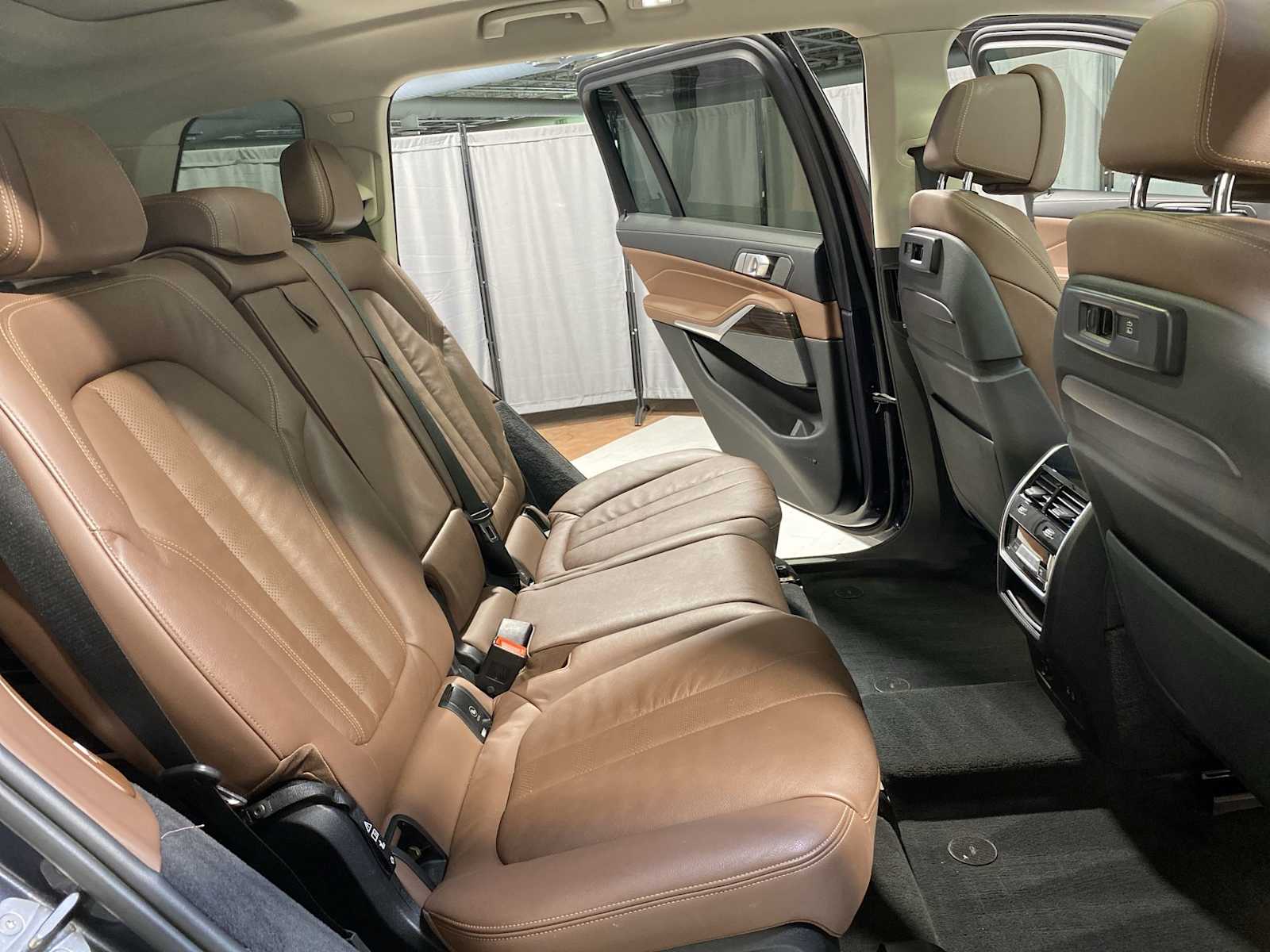 Thumbnail: 2019 BMW X7 - 13