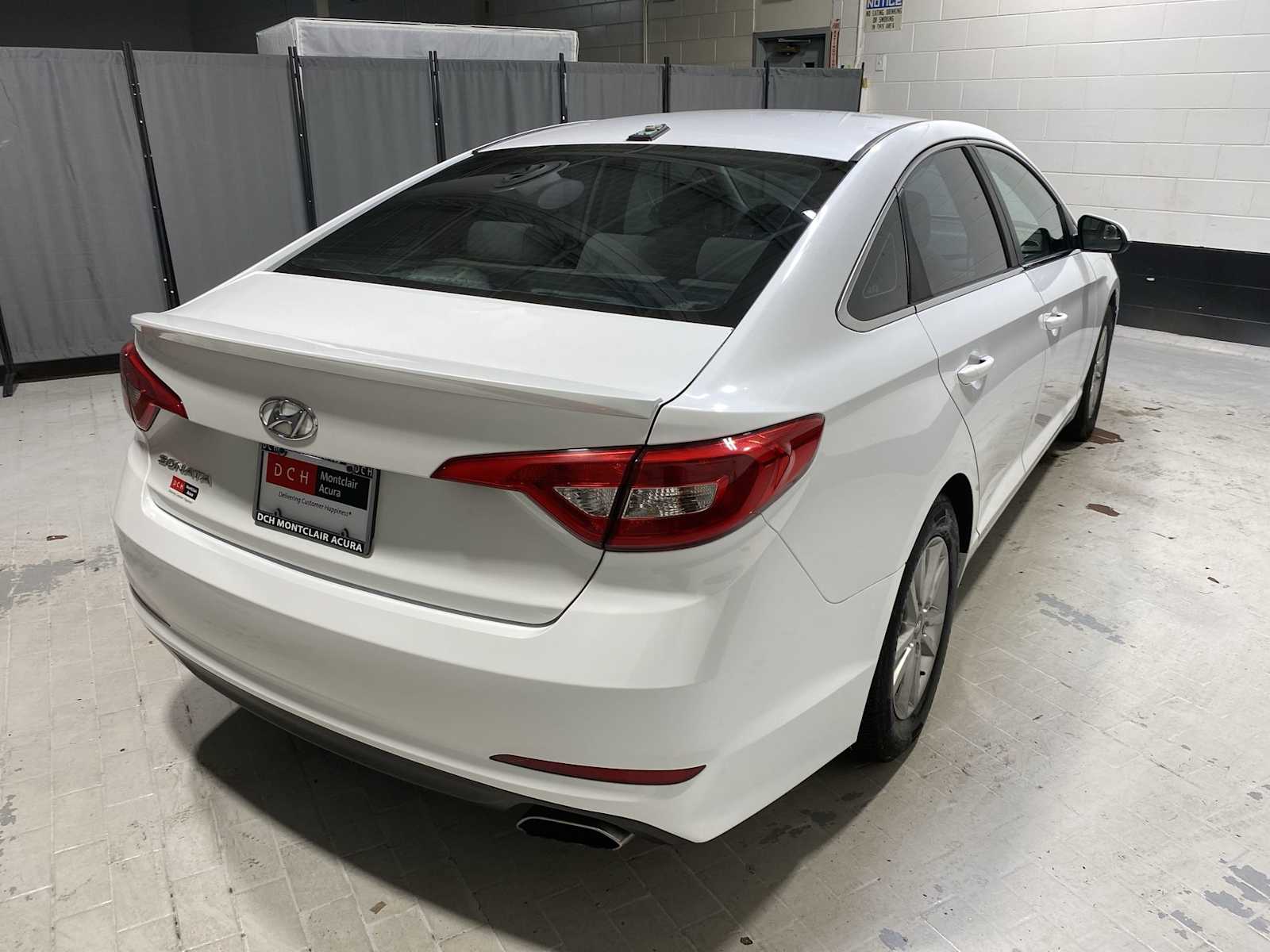Thumbnail: 2016 Hyundai Sonata - 26