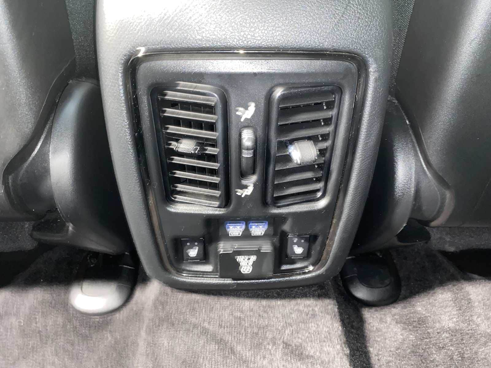 Thumbnail: 2018 Jeep Grand Cherokee - 25