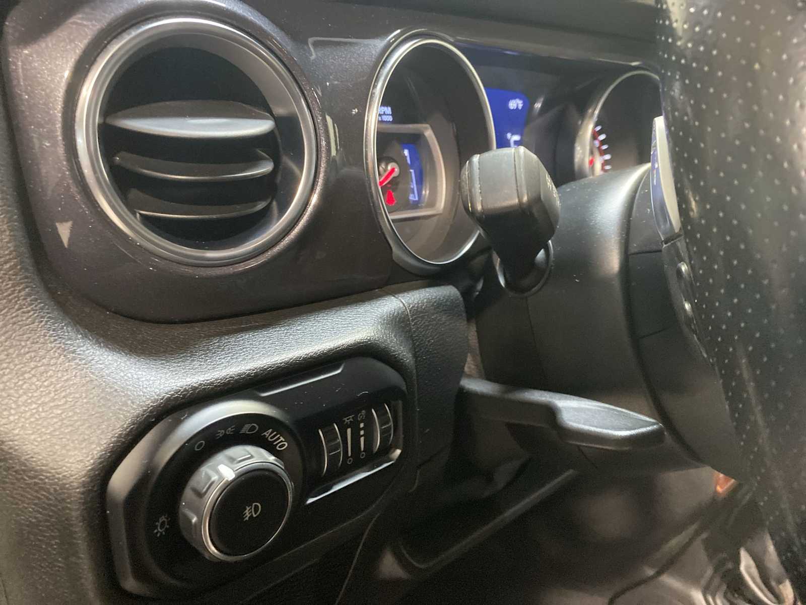 Thumbnail: 2021 Jeep Wrangler - 24