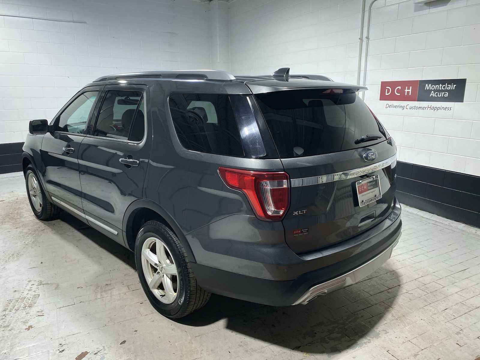 Thumbnail: 2017 Ford Explorer - 4