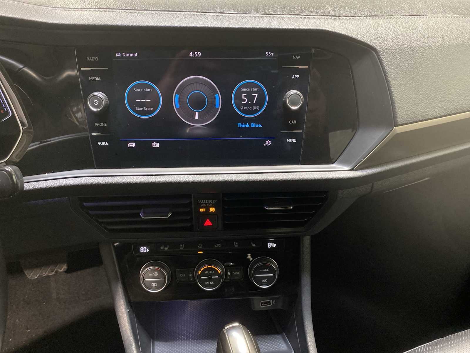 Thumbnail: 2019 Volkswagen Jetta - 16