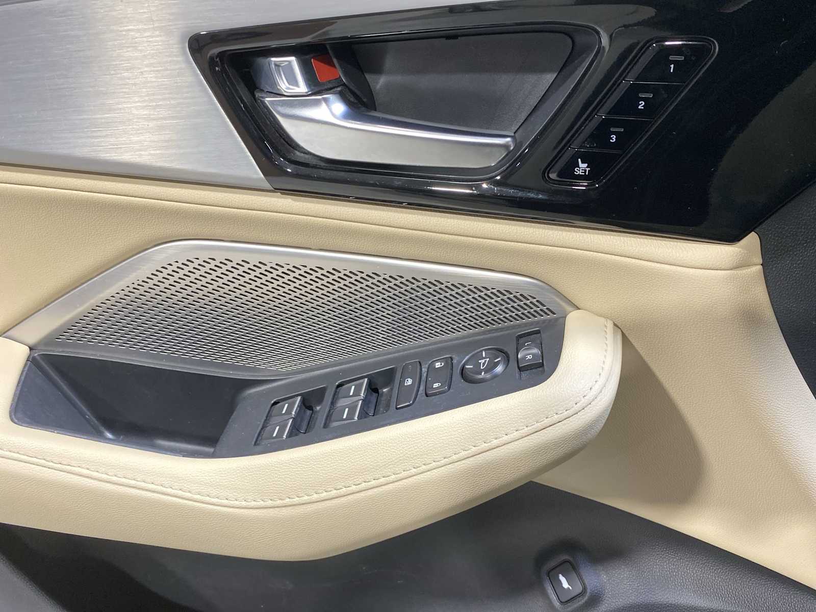 Thumbnail: 2023 Acura MDX - 23