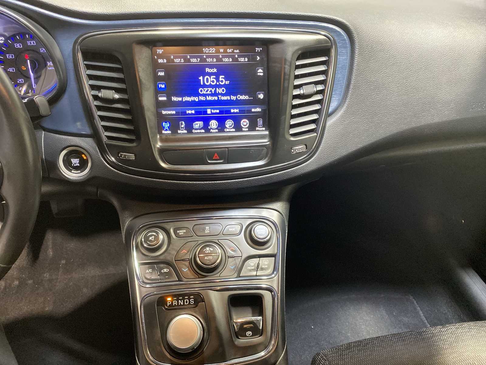 Thumbnail: 2015 Chrysler 200 - 16