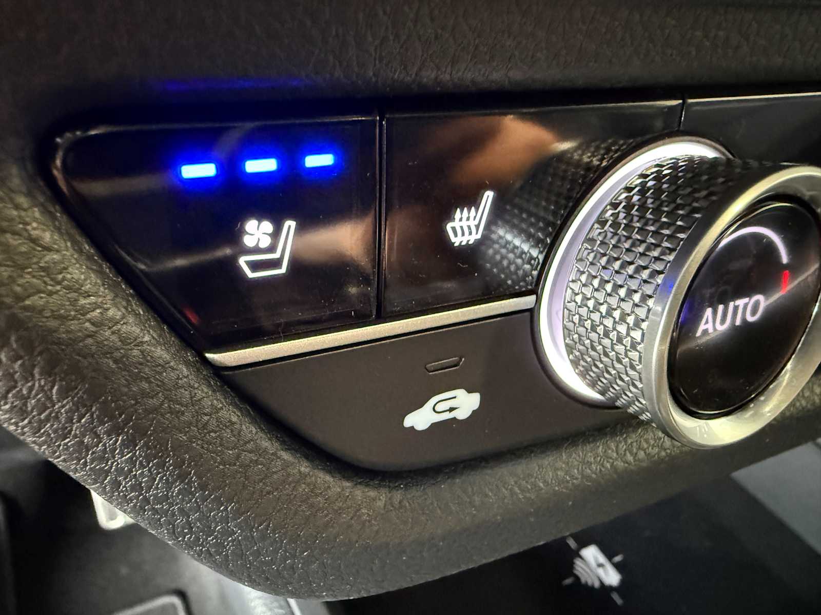 Thumbnail: 2025 Acura ADX - 20