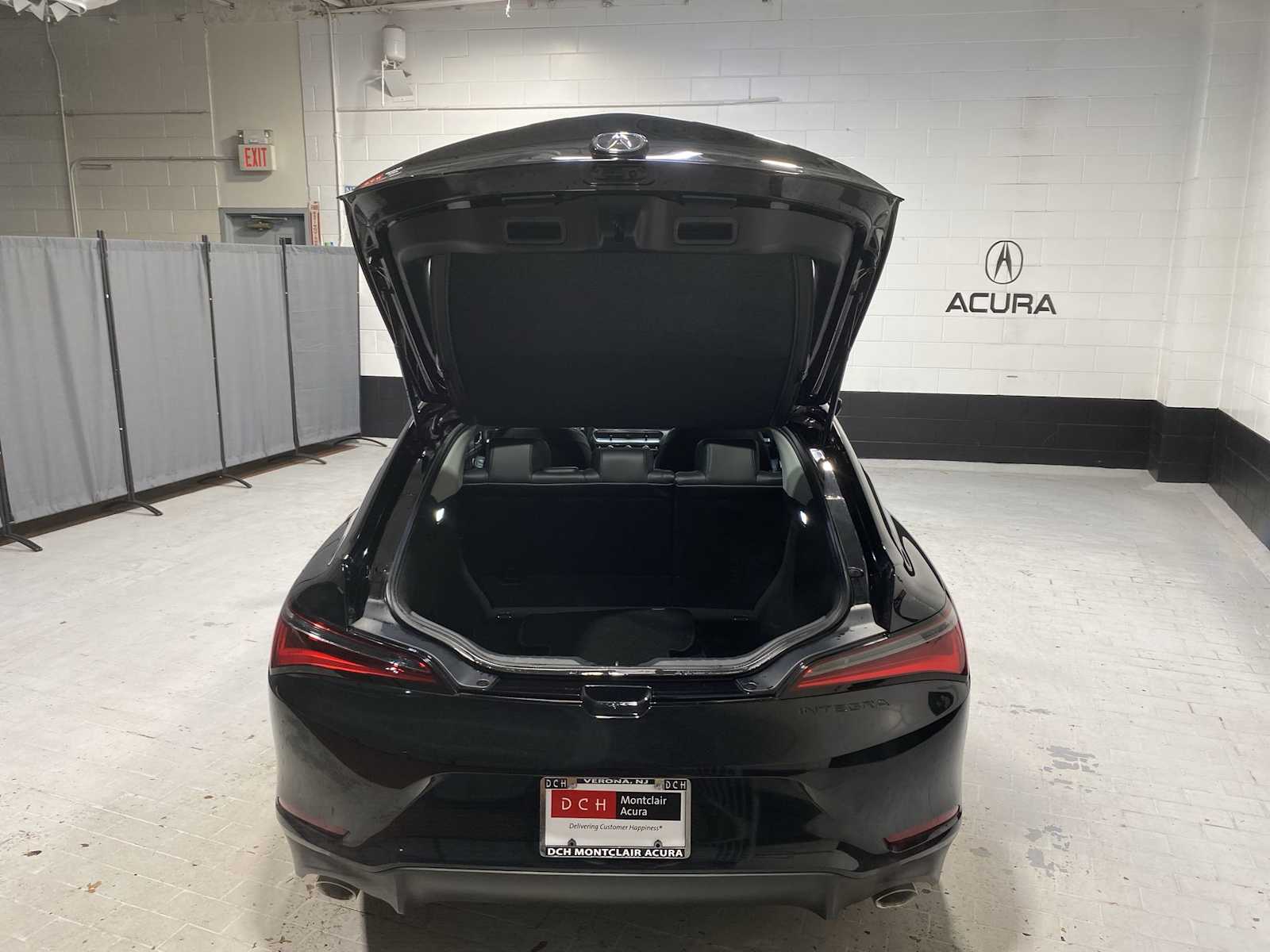 Thumbnail: 2023 Acura Integra - 19