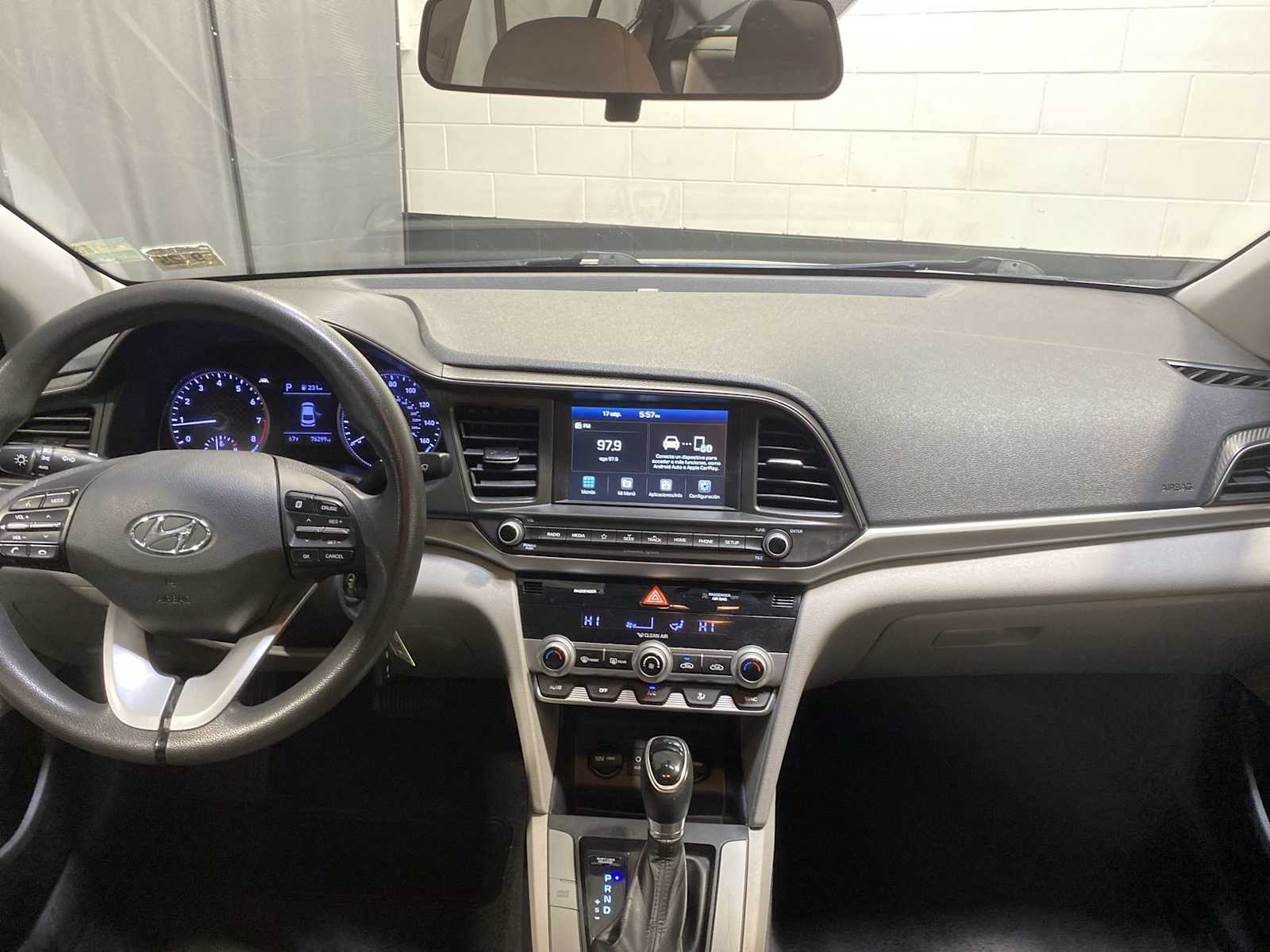 Thumbnail: 2020 Hyundai Elantra - 10