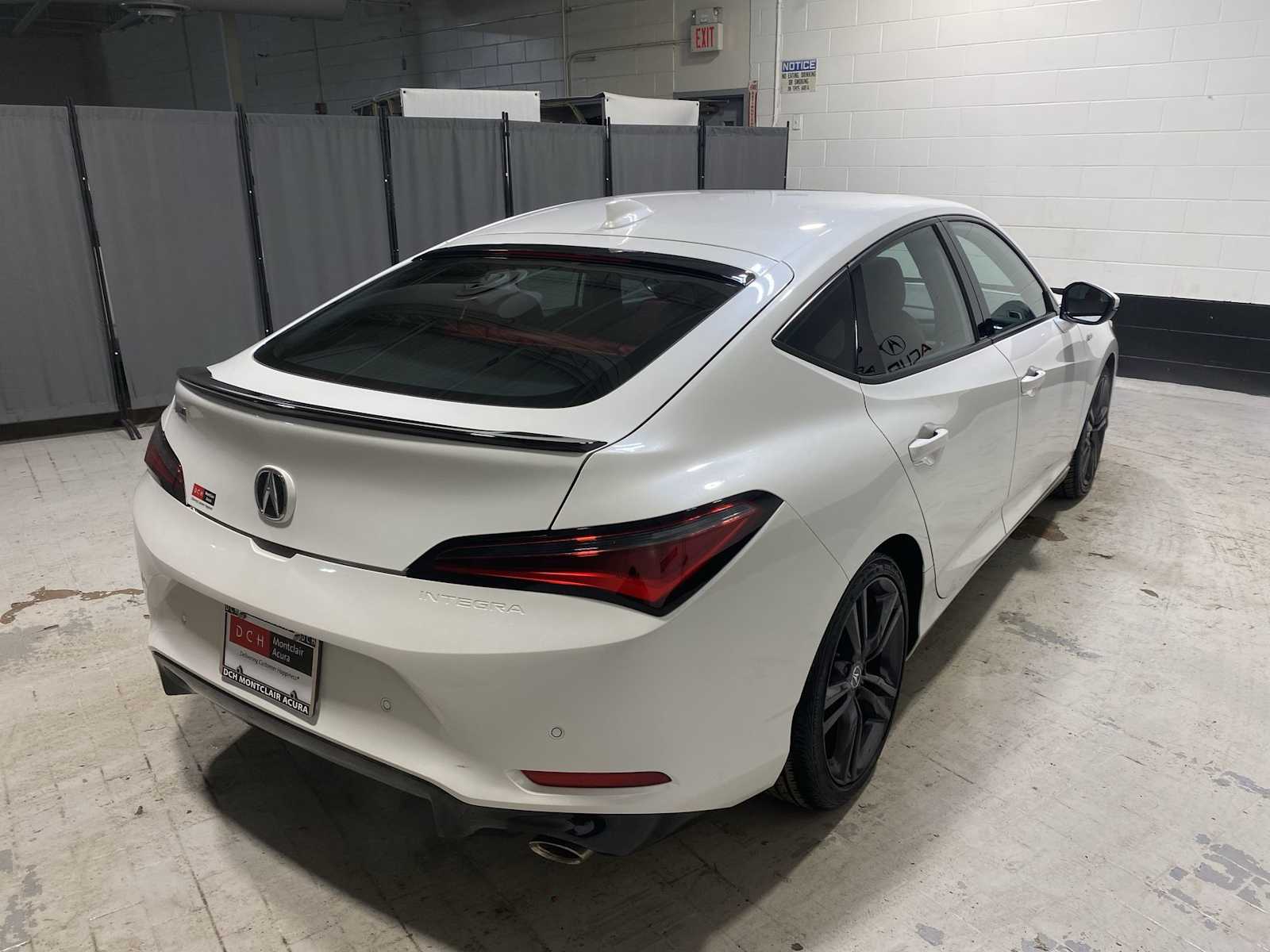 Thumbnail: 2023 Acura Integra - 26