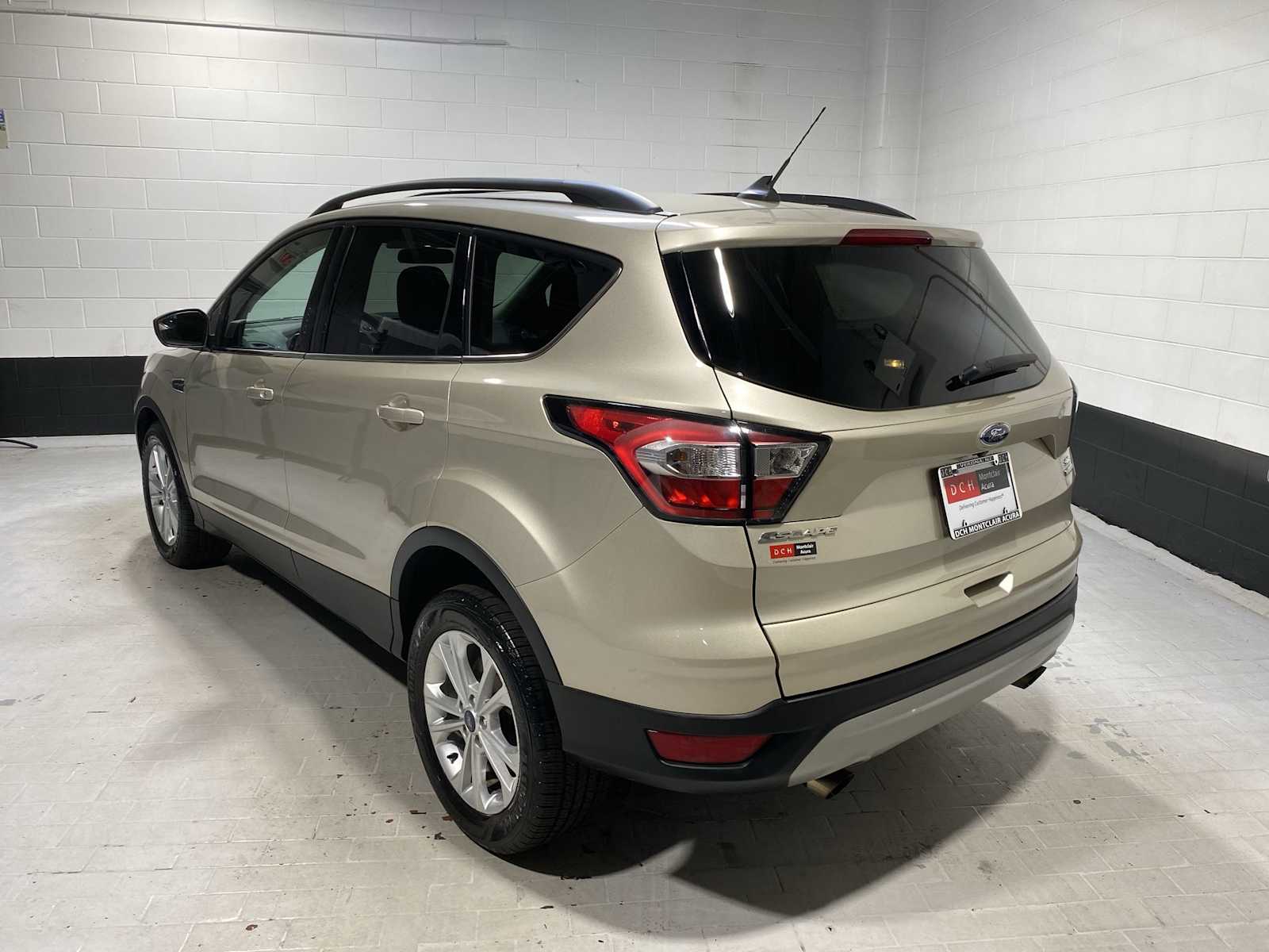Thumbnail: 2018 Ford Escape - 4